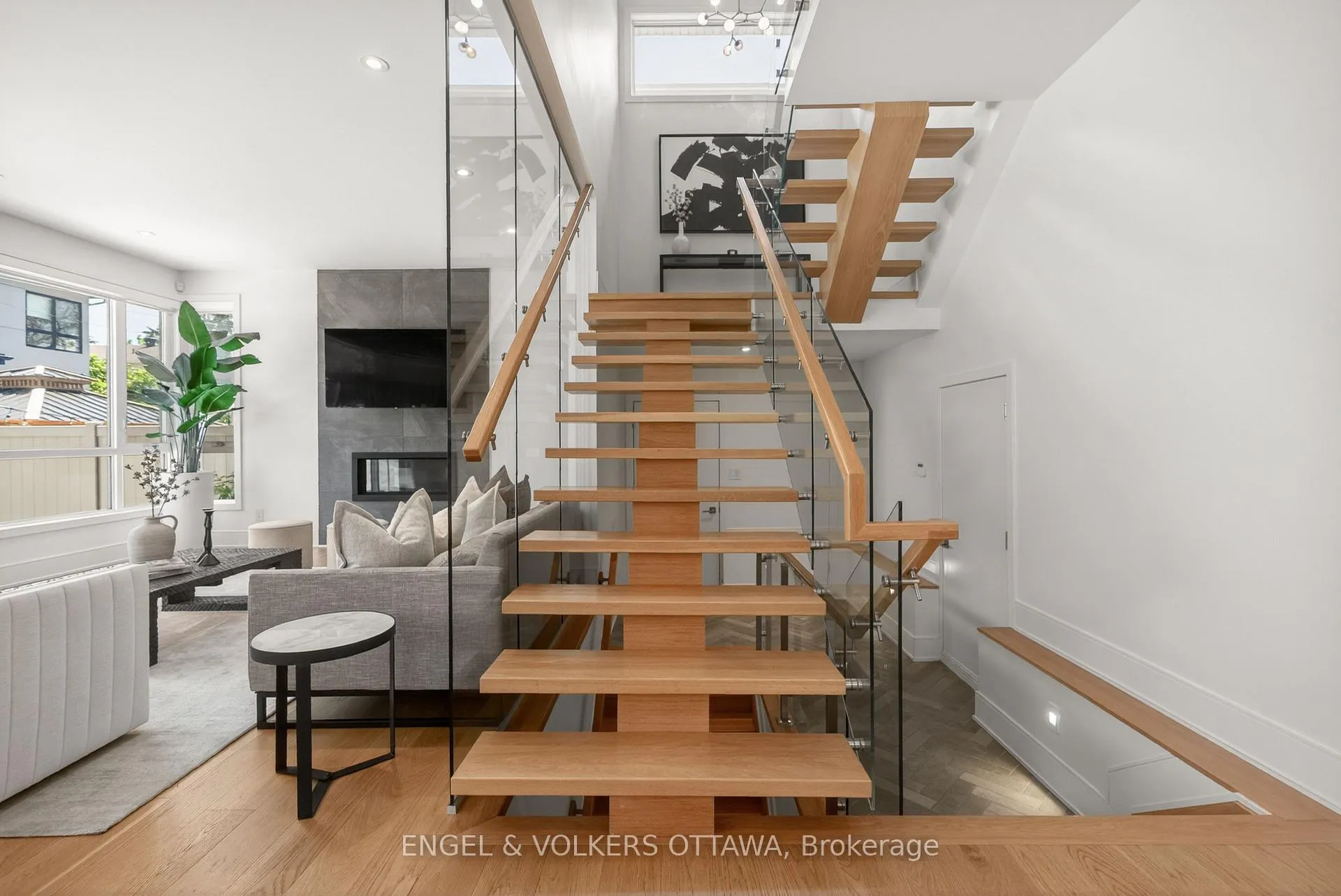 Photo 20 of 102 Granton Avenue, Ottawa, Meadowlands/St. Claire Gardens — HOMEH