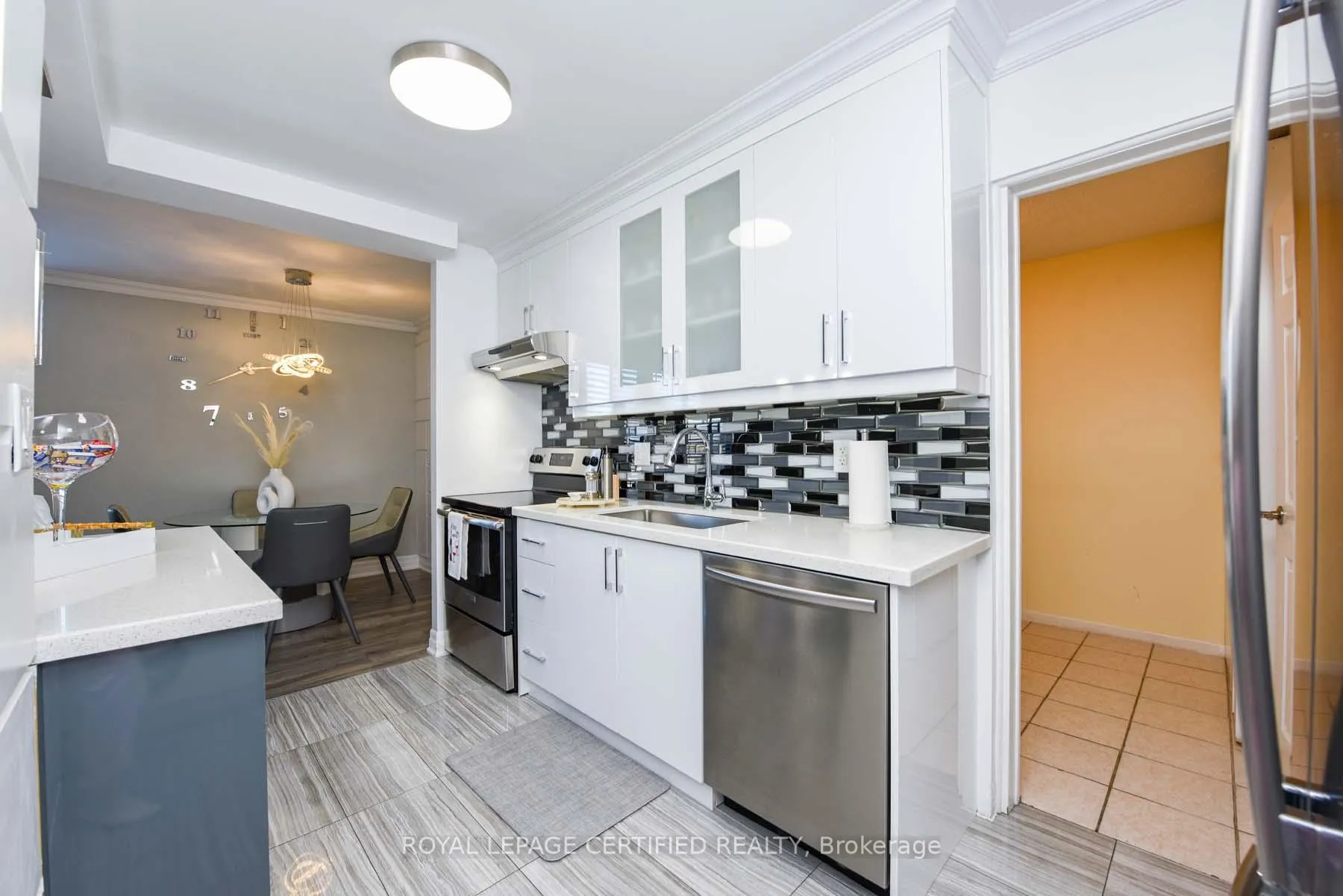 Photo 16 of Unit 204, 3170 Kirwin Avenue E, Mississauga, Cooksville — HOMEH