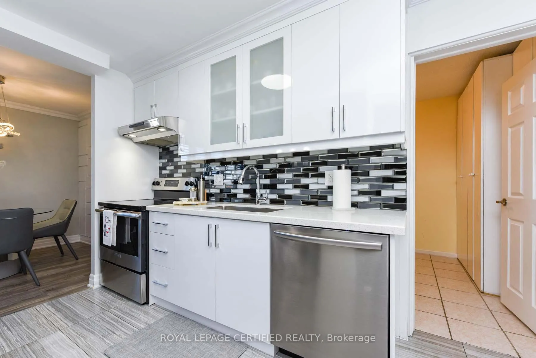 Photo 18 of Unit 204, 3170 Kirwin Avenue E, Mississauga, Cooksville — HOMEH