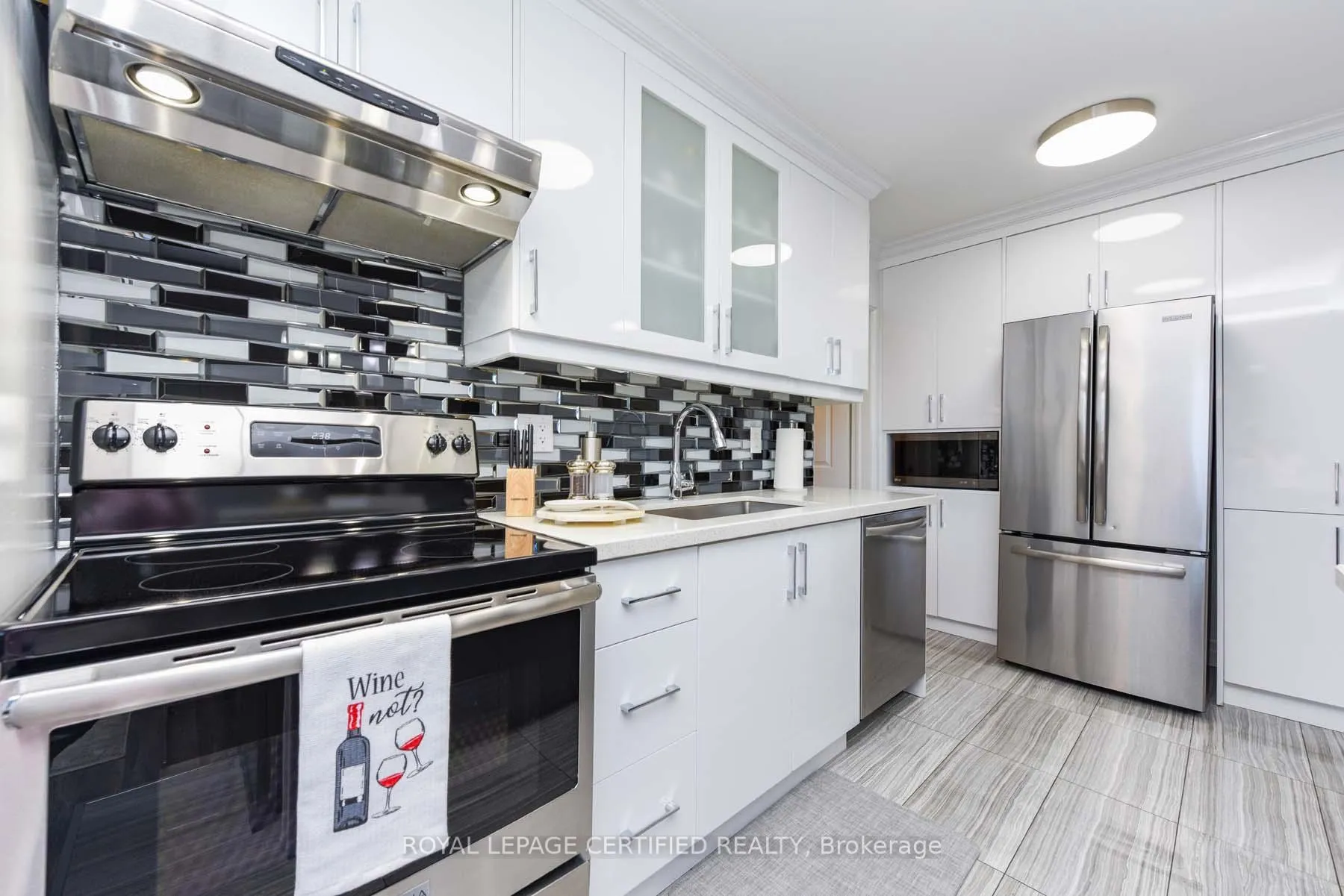 Photo 19 of Unit 204, 3170 Kirwin Avenue E, Mississauga, Cooksville — HOMEH