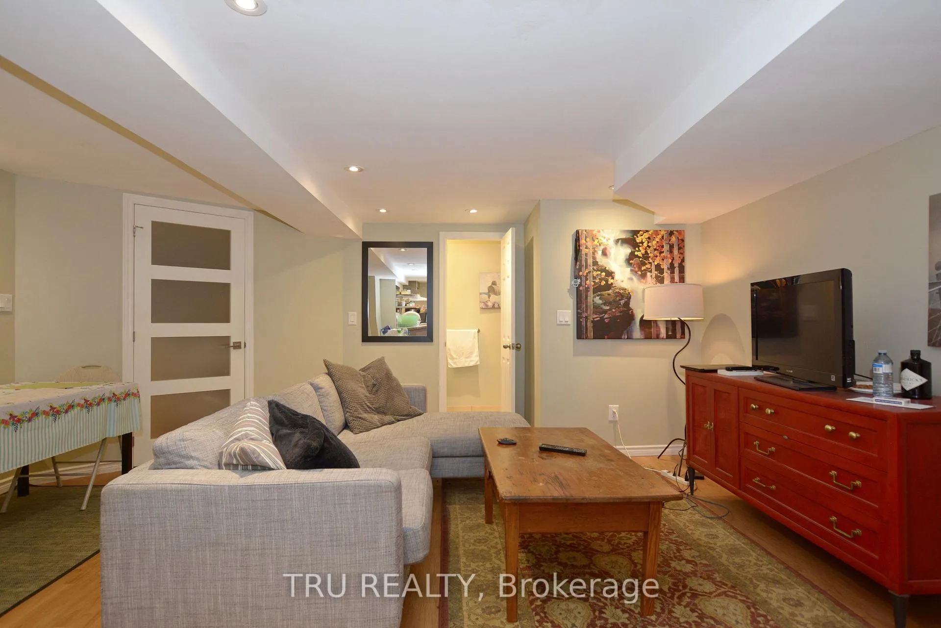 Photo 6 of Unit B, 1106 Clyde Avenue, Ottawa, Copeland Park — HOMEH