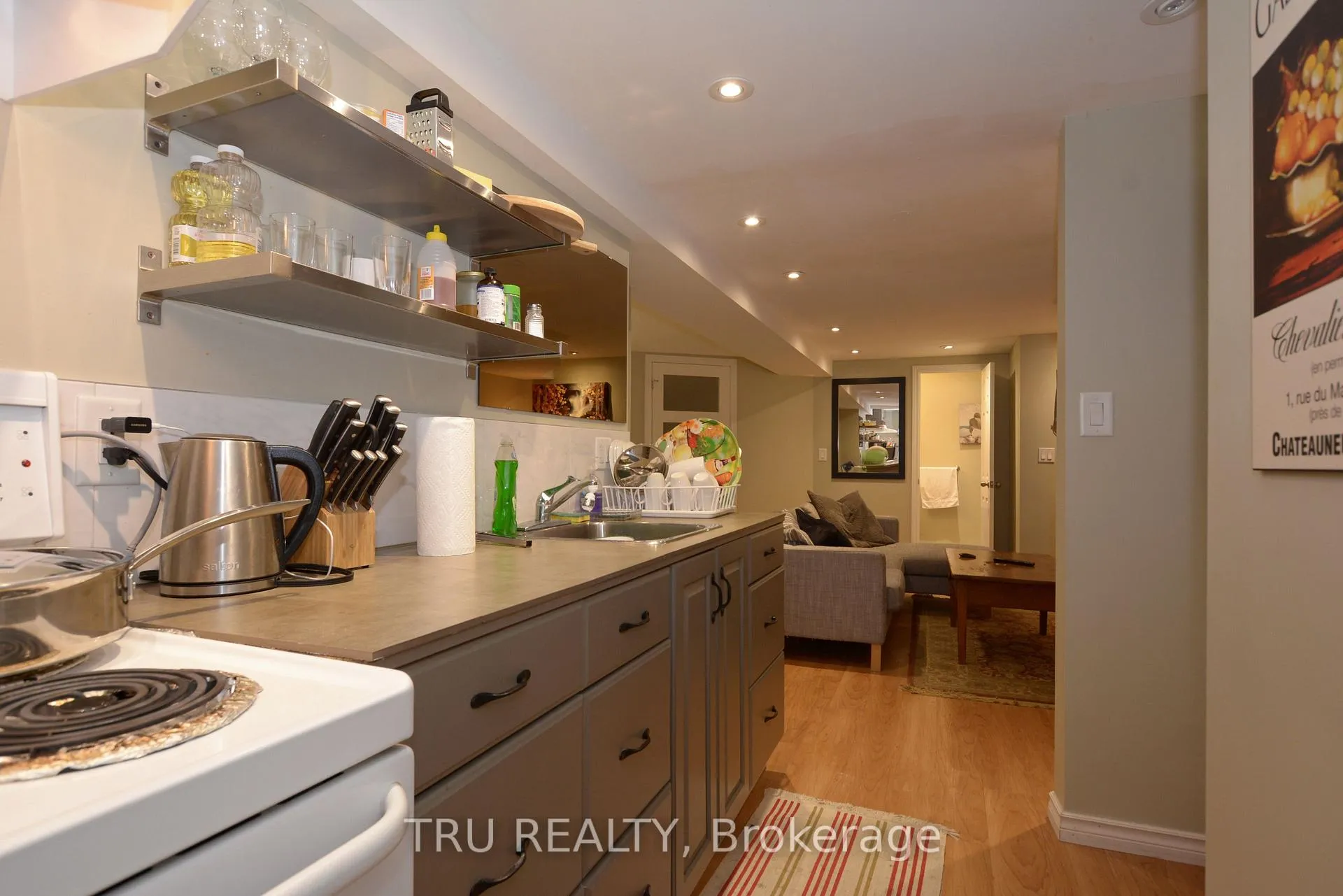 Photo 15 of Unit B, 1106 Clyde Avenue, Ottawa, Copeland Park — HOMEH
