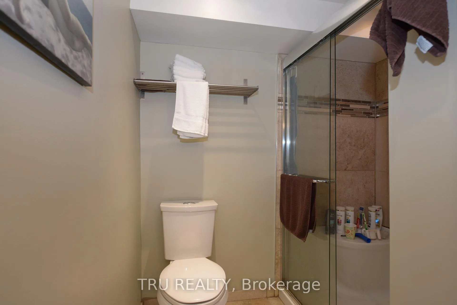 Photo 17 of Unit B, 1106 Clyde Avenue, Ottawa, Copeland Park — HOMEH
