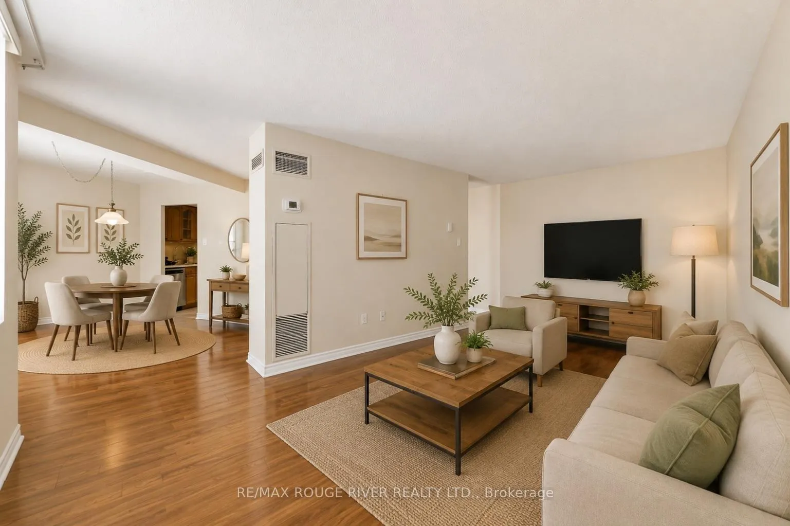 Photo 3 of Unit 1008, 3650 Kaneff Crescent, Mississauga, Mississauga Valleys — HOMEH