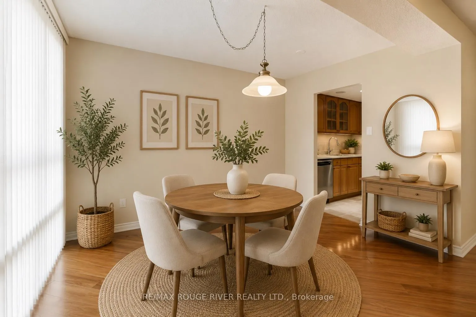 Photo 4 of Unit 1008, 3650 Kaneff Crescent, Mississauga, Mississauga Valleys — HOMEH