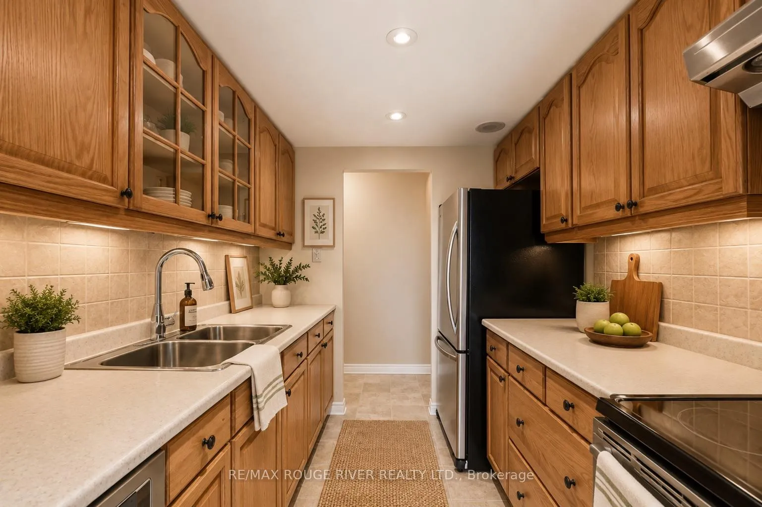 Photo 6 of Unit 1008, 3650 Kaneff Crescent, Mississauga, Mississauga Valleys — HOMEH