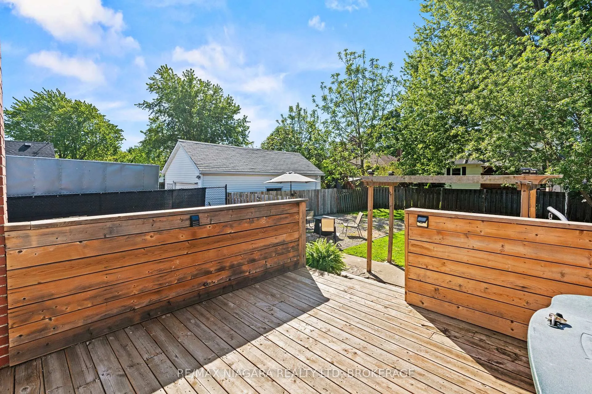 Photo 6 of 19 Bridge Street, St. Catharines, Grapeview — HOMEH