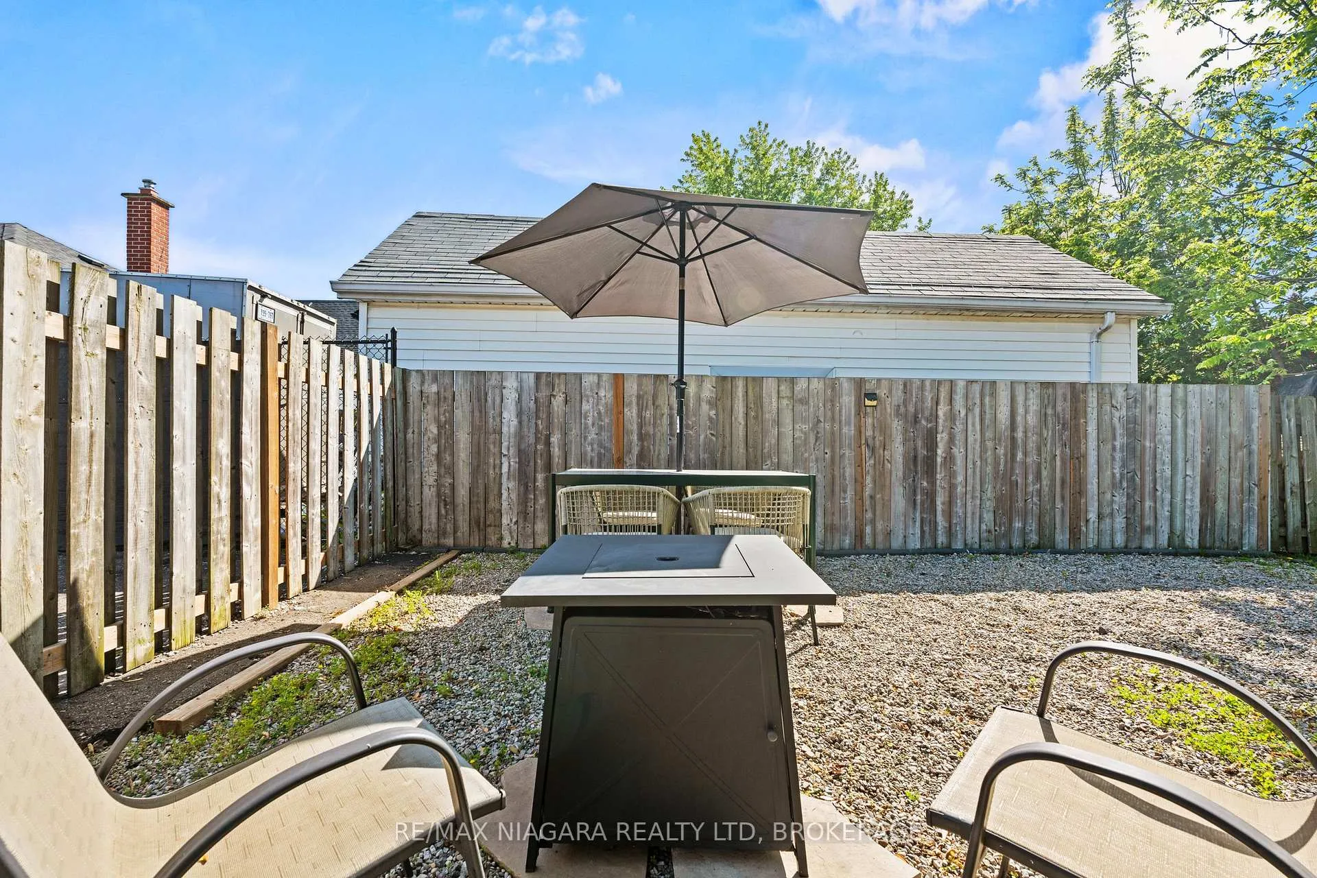 Photo 36 of 19 Bridge Street, St. Catharines, Grapeview — HOMEH