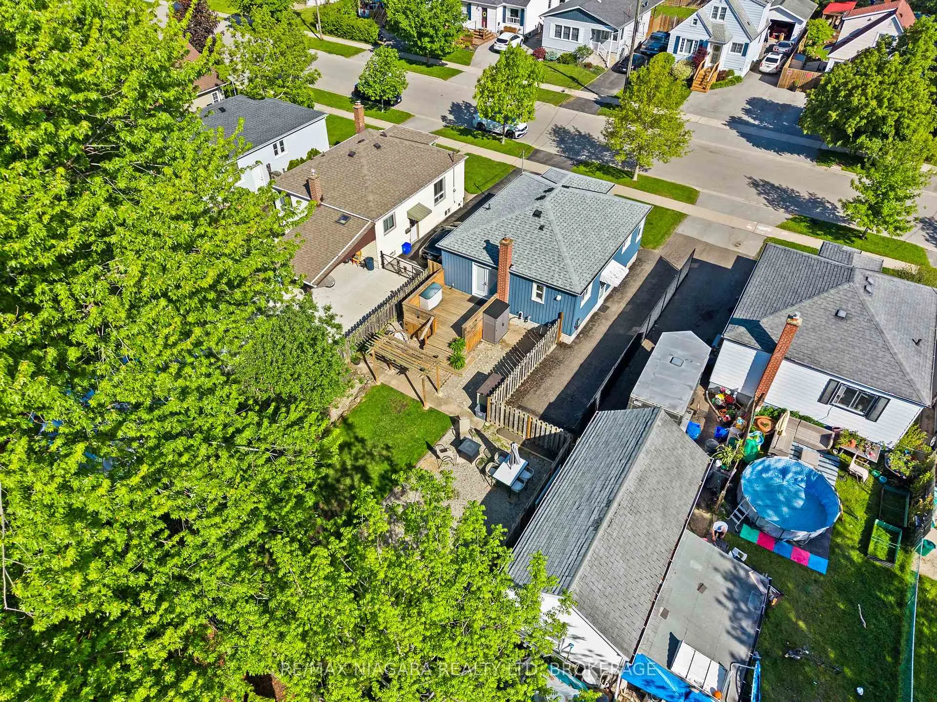 Photo 38 of 19 Bridge Street, St. Catharines, Grapeview — HOMEH