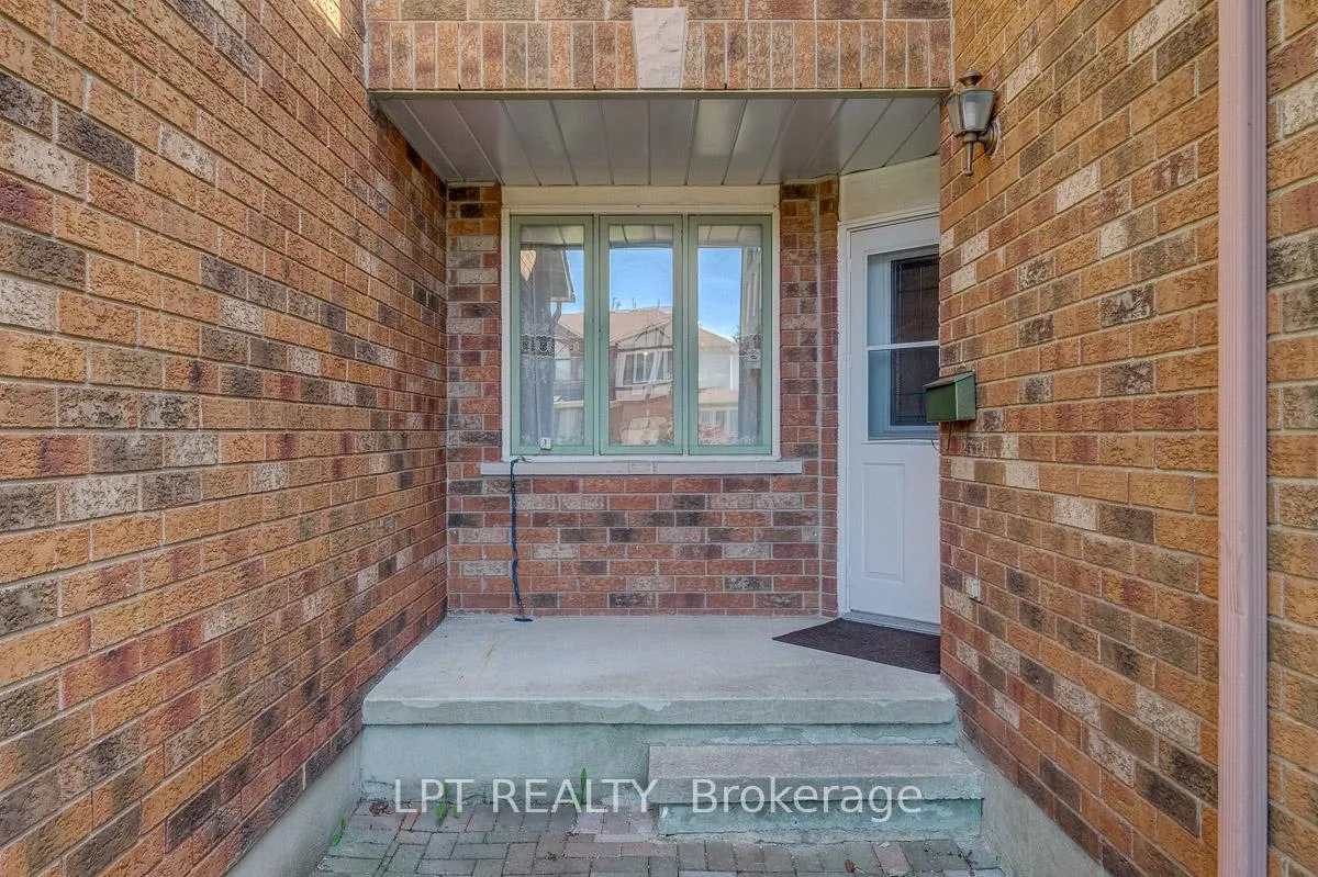 Photo 2 of 72 Westpointe Crescent, Ottawa, Centrepointe — HOMEH