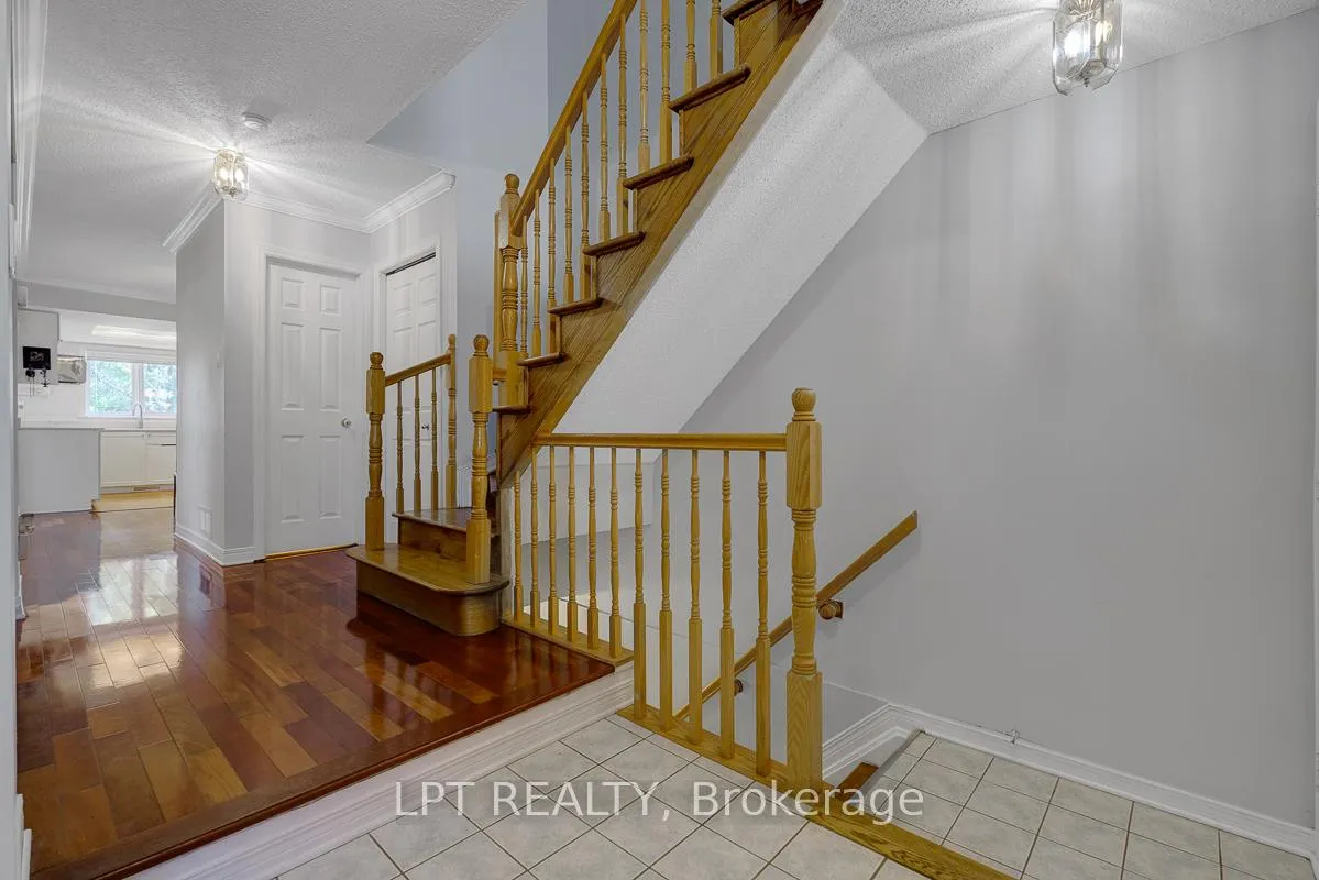 Photo 5 of 72 Westpointe Crescent, Ottawa, Centrepointe — HOMEH