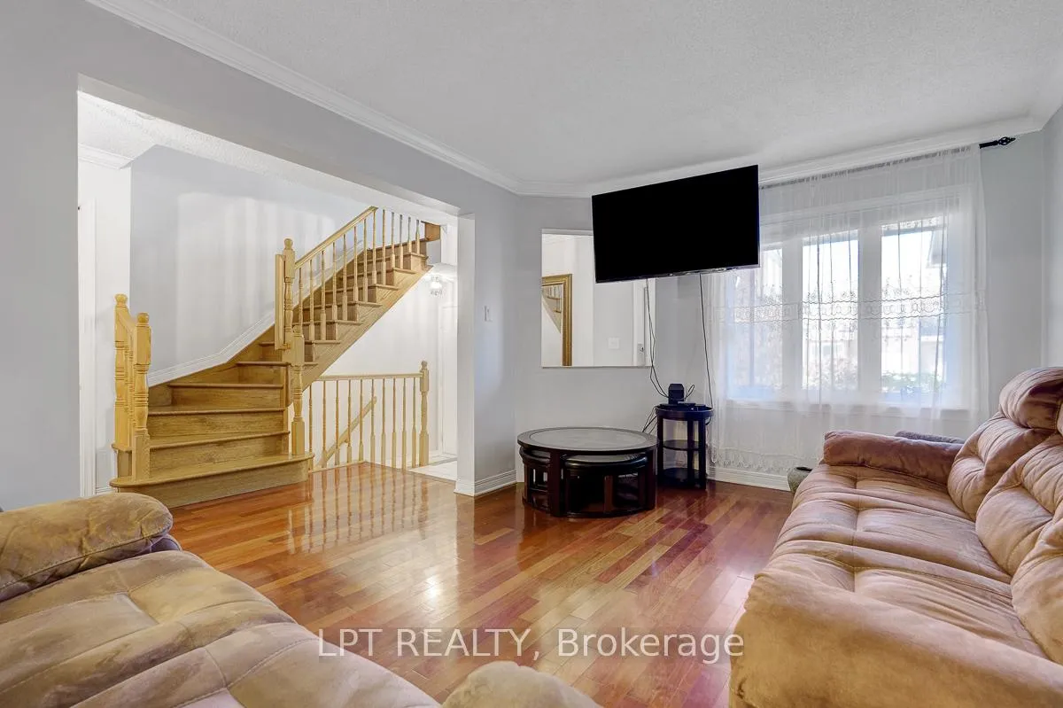 Photo 8 of 72 Westpointe Crescent, Ottawa, Centrepointe — HOMEH