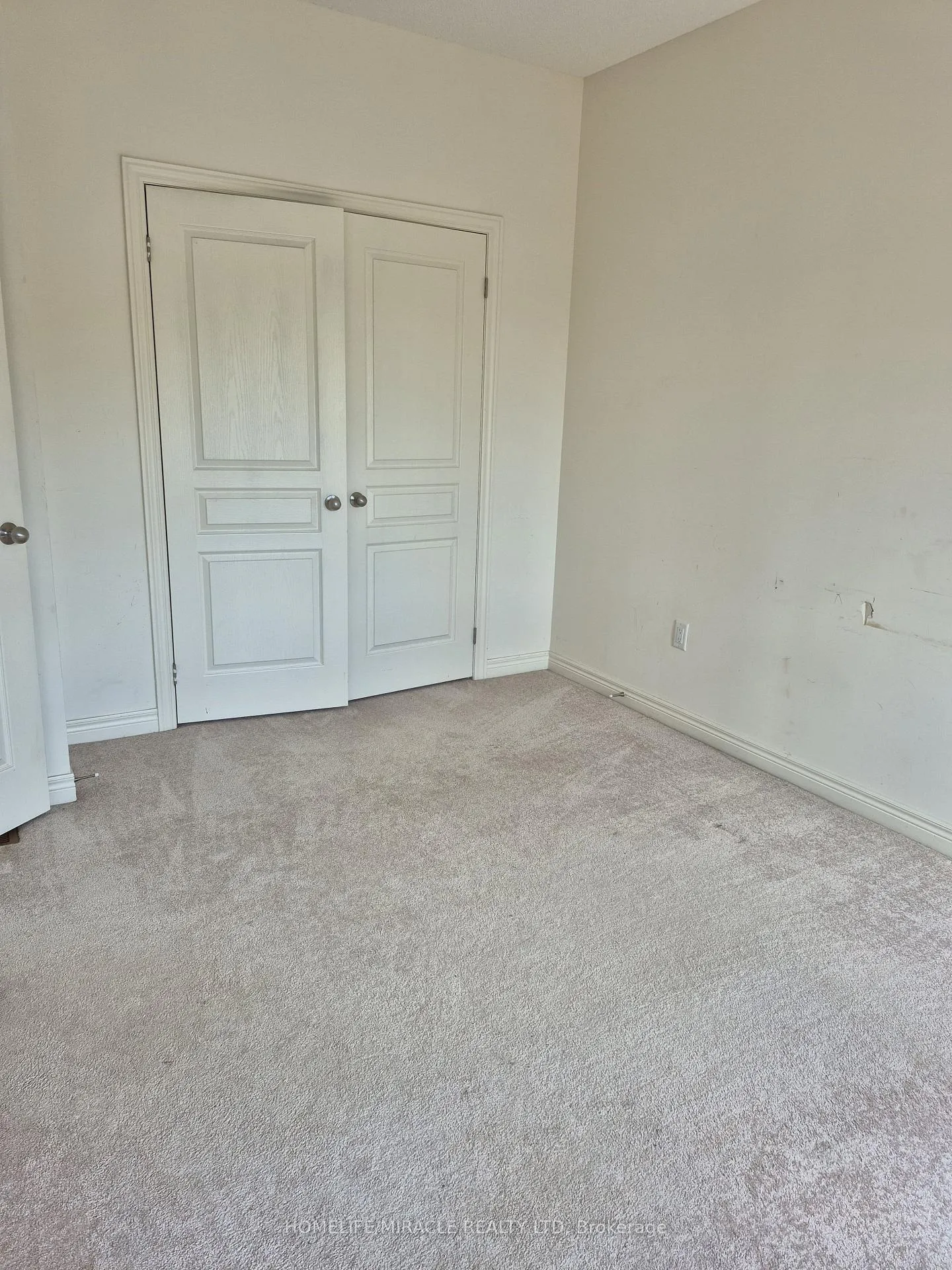 Photo 5 of 80 Truro Circle, Brampton, Northwest Brampton — HOMEH
