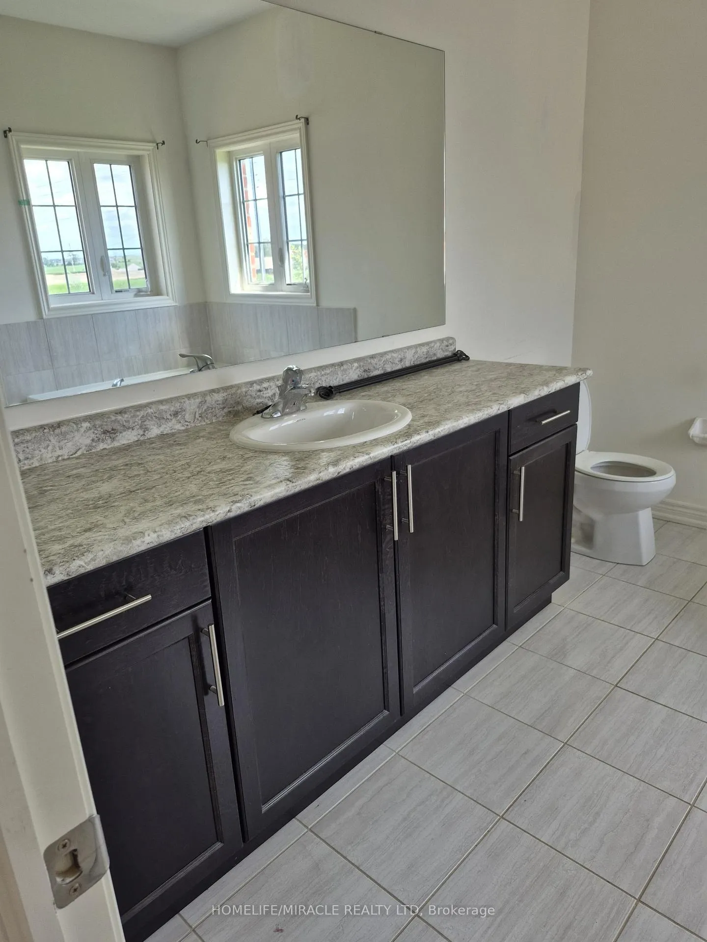 Photo 7 of 80 Truro Circle, Brampton, Northwest Brampton — HOMEH