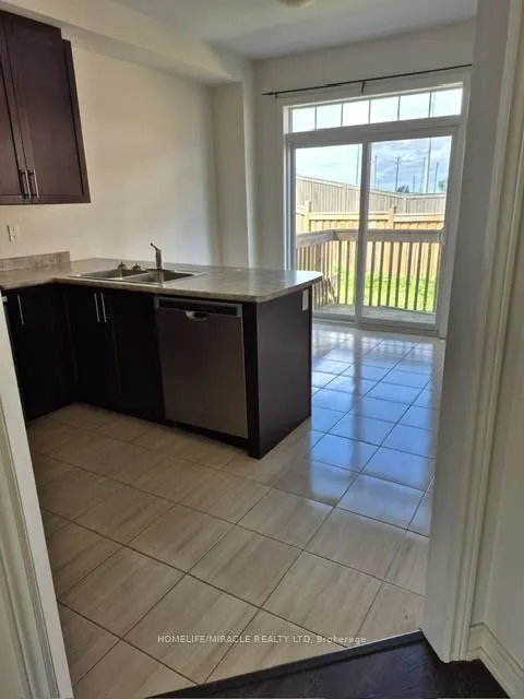 Photo 10 of 80 Truro Circle, Brampton, Northwest Brampton — HOMEH