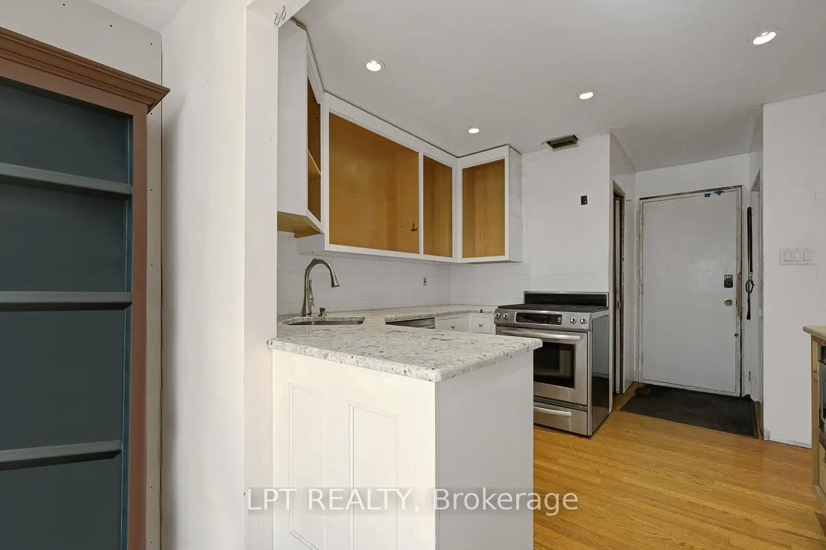 Photo 14 of 33 Estelle Crescent, Ottawa, Sheahan Estates/Trend Village — HOMEH