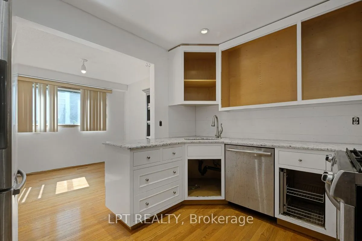 Photo 16 of 33 Estelle Crescent, Ottawa, Sheahan Estates/Trend Village — HOMEH