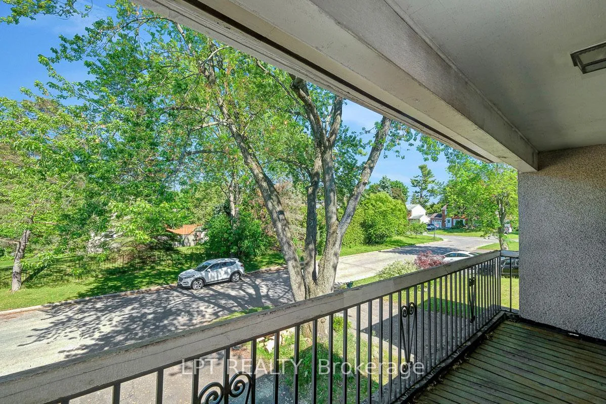 Photo 21 of 33 Estelle Crescent, Ottawa, Sheahan Estates/Trend Village — HOMEH
