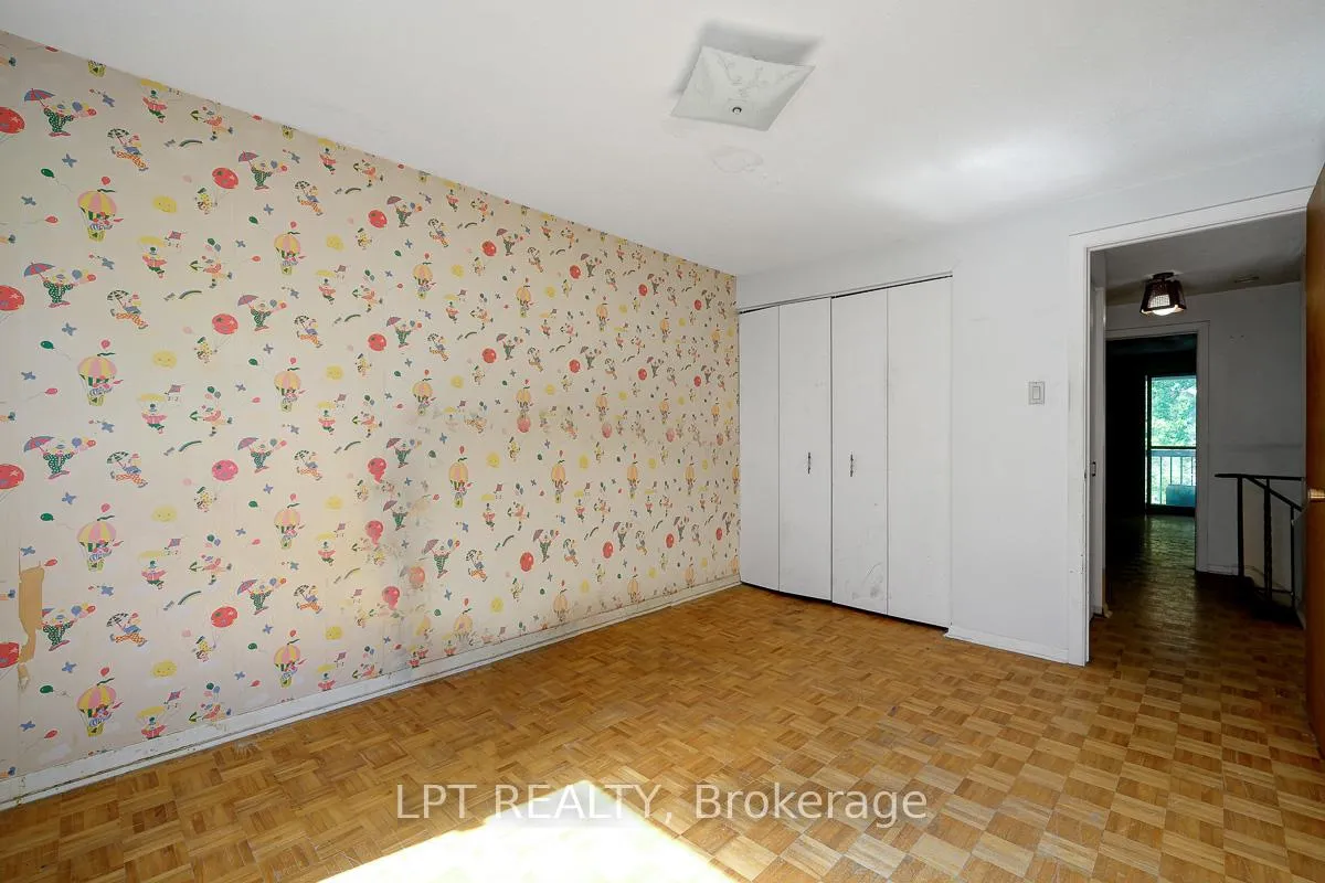 Photo 29 of 33 Estelle Crescent, Ottawa, Sheahan Estates/Trend Village — HOMEH