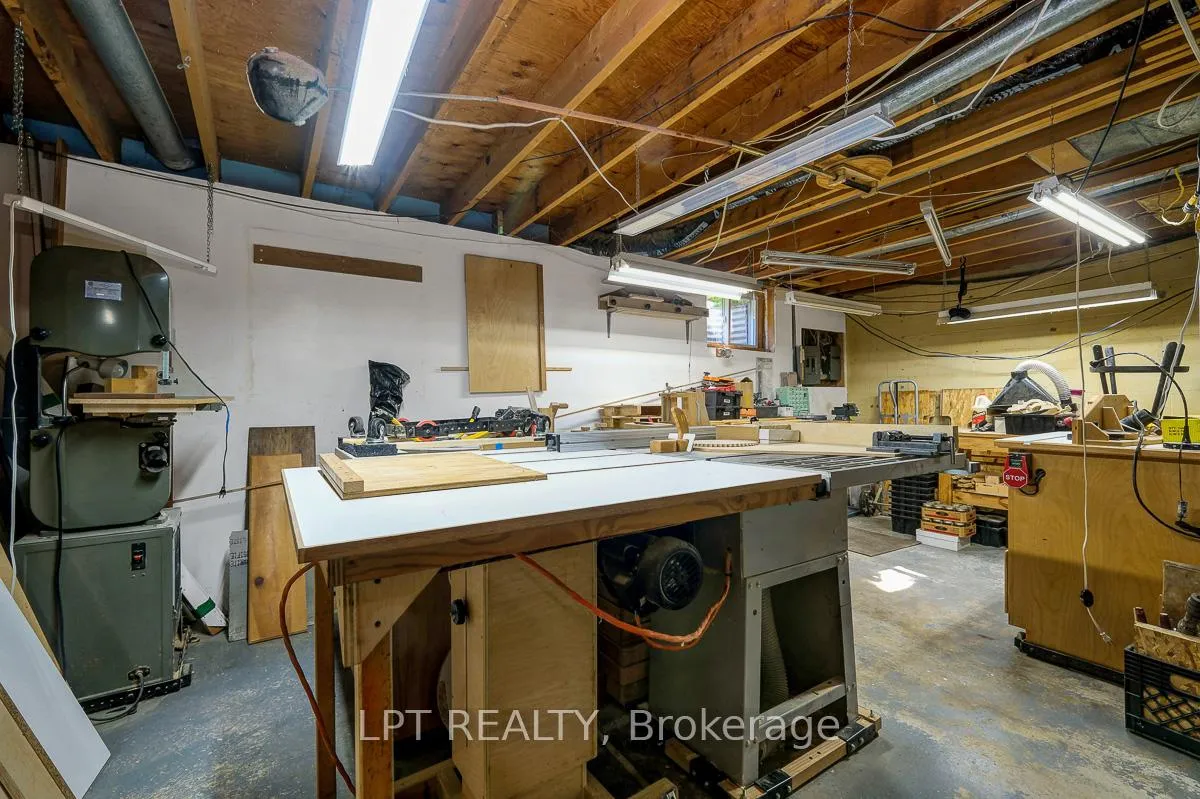Photo 31 of 33 Estelle Crescent, Ottawa, Sheahan Estates/Trend Village — HOMEH