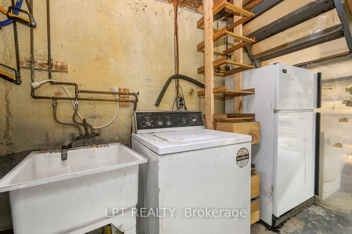 Photo 32 of 33 Estelle Crescent, Ottawa, Sheahan Estates/Trend Village — HOMEH