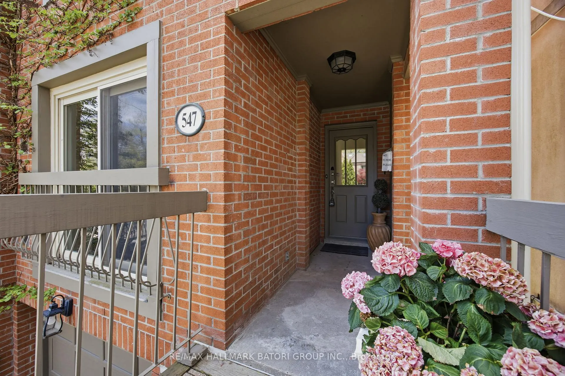 Photo 2 of 547 Merton Street, Toronto, Mount Pleasant East — HOMEH
