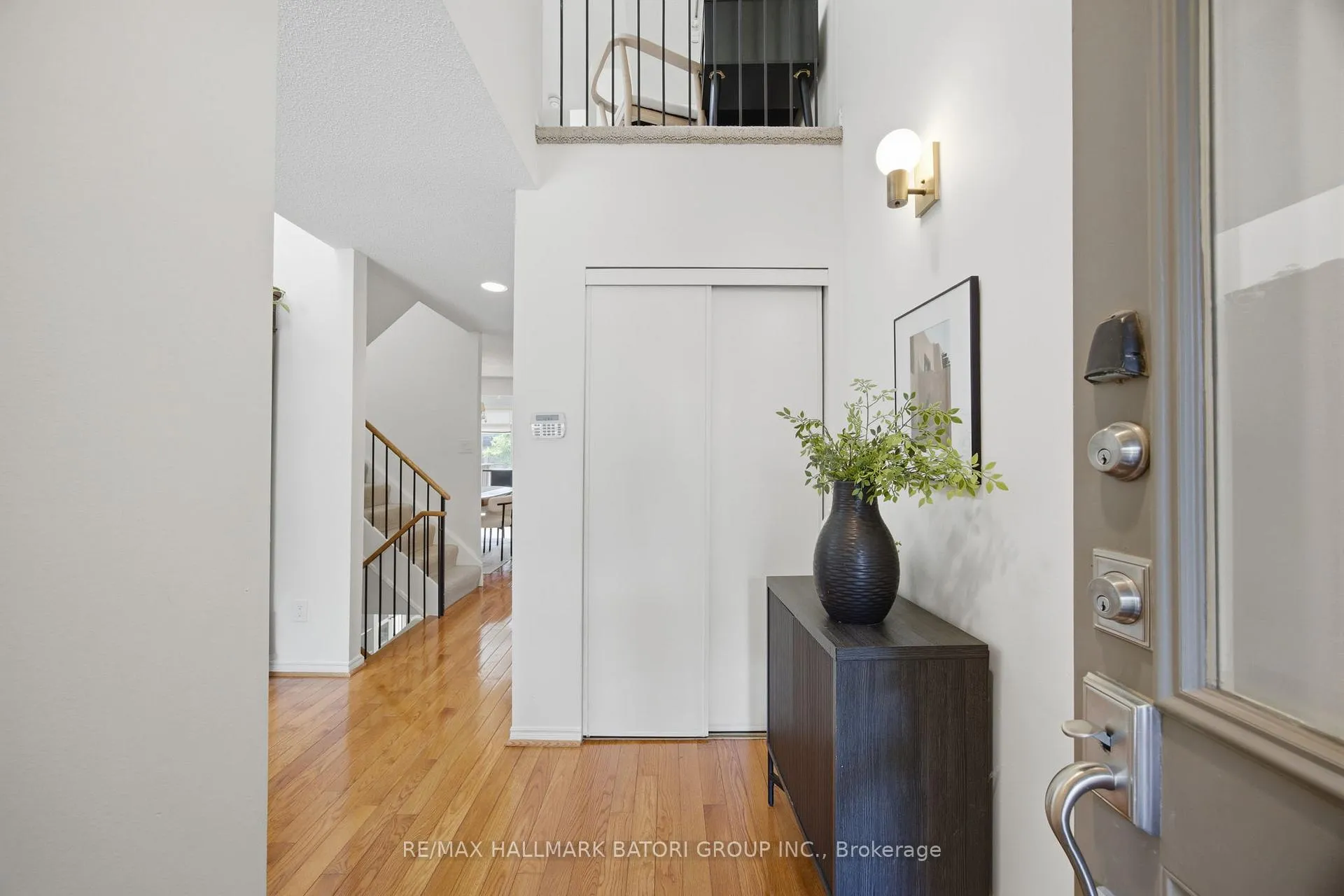 Photo 3 of 547 Merton Street, Toronto, Mount Pleasant East — HOMEH