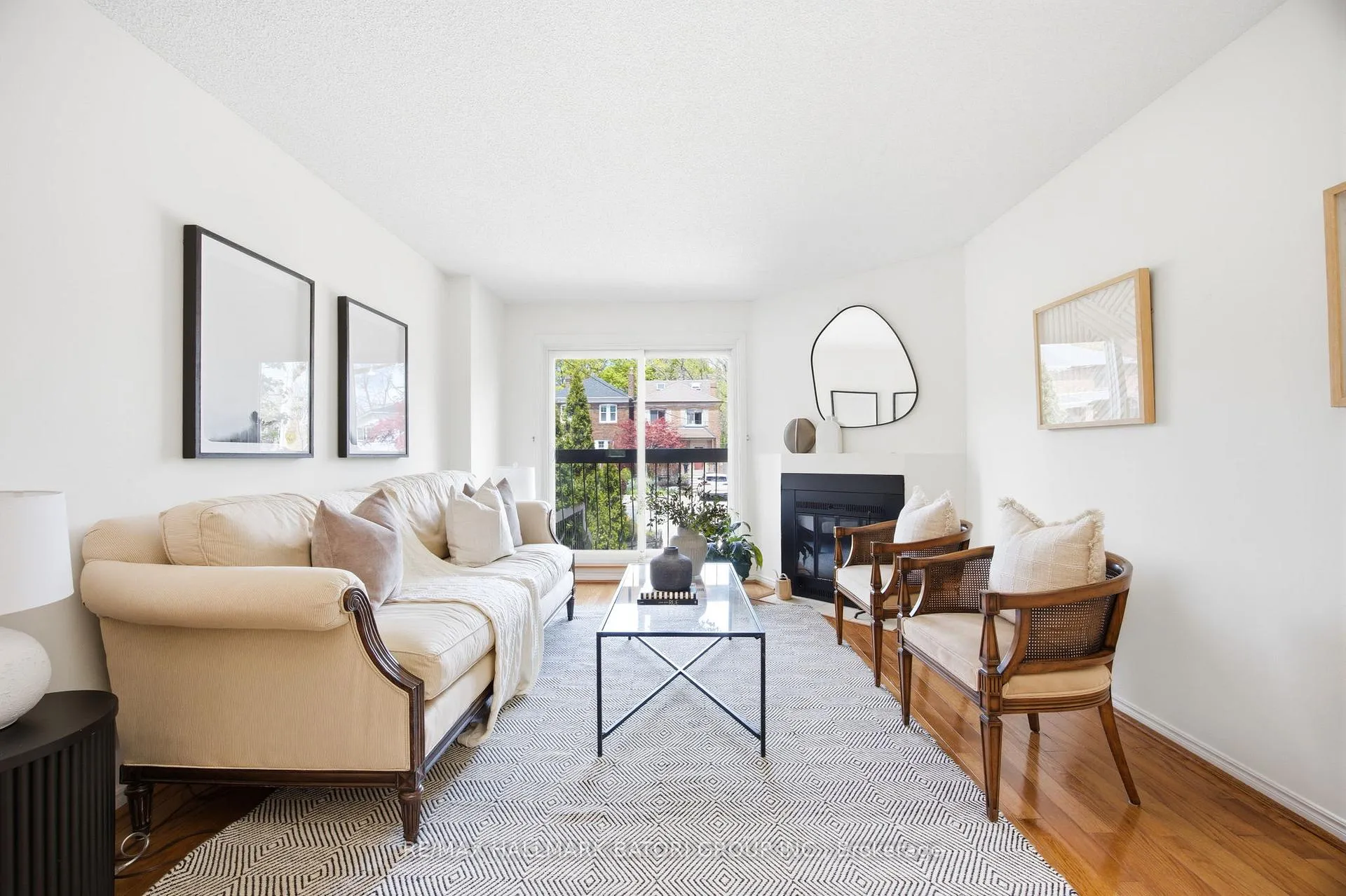 Photo 4 of 547 Merton Street, Toronto, Mount Pleasant East — HOMEH