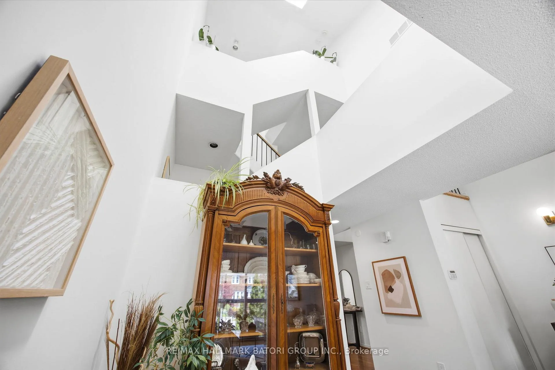 Photo 6 of 547 Merton Street, Toronto, Mount Pleasant East — HOMEH