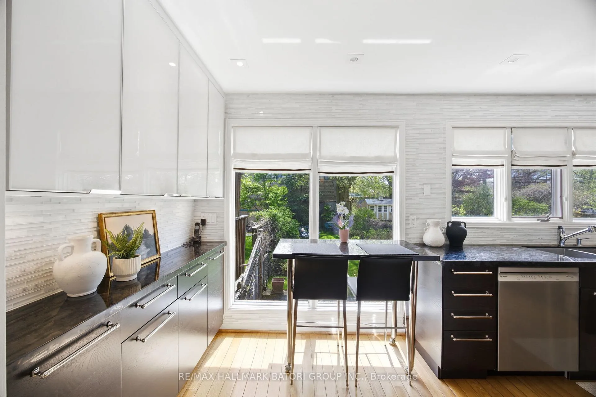 Photo 9 of 547 Merton Street, Toronto, Mount Pleasant East — HOMEH