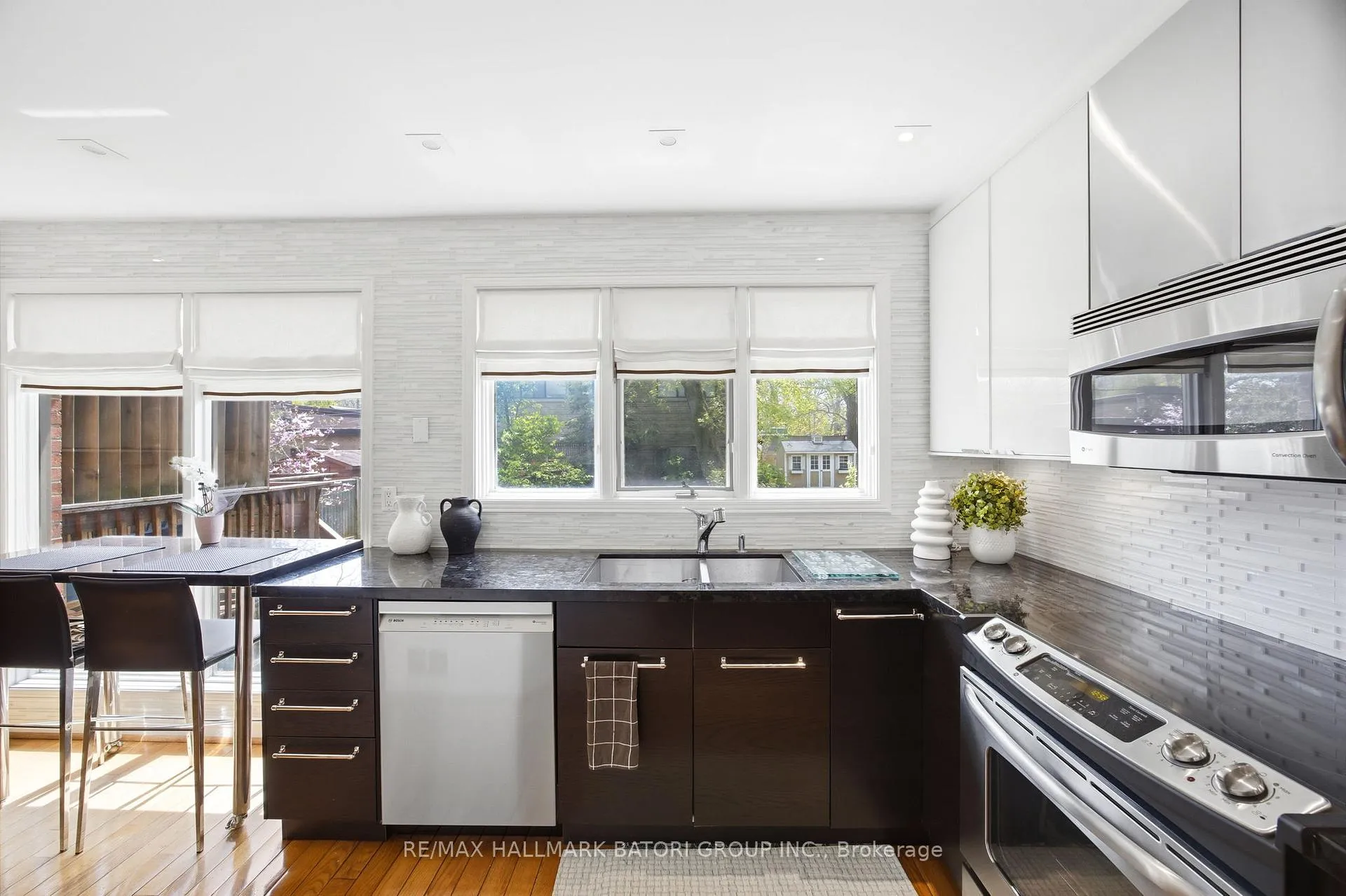 Photo 12 of 547 Merton Street, Toronto, Mount Pleasant East — HOMEH