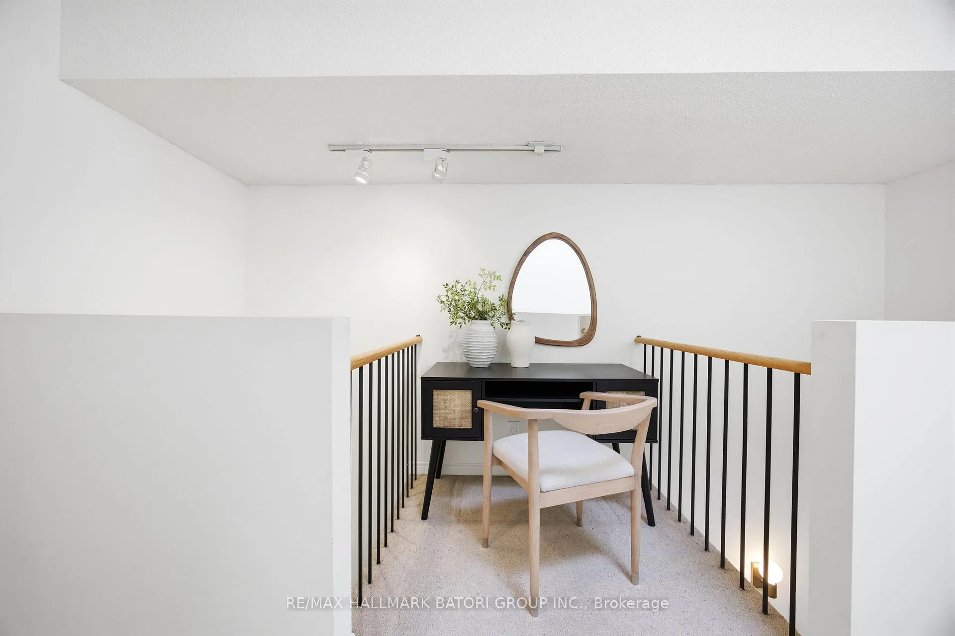 Photo 15 of 547 Merton Street, Toronto, Mount Pleasant East — HOMEH
