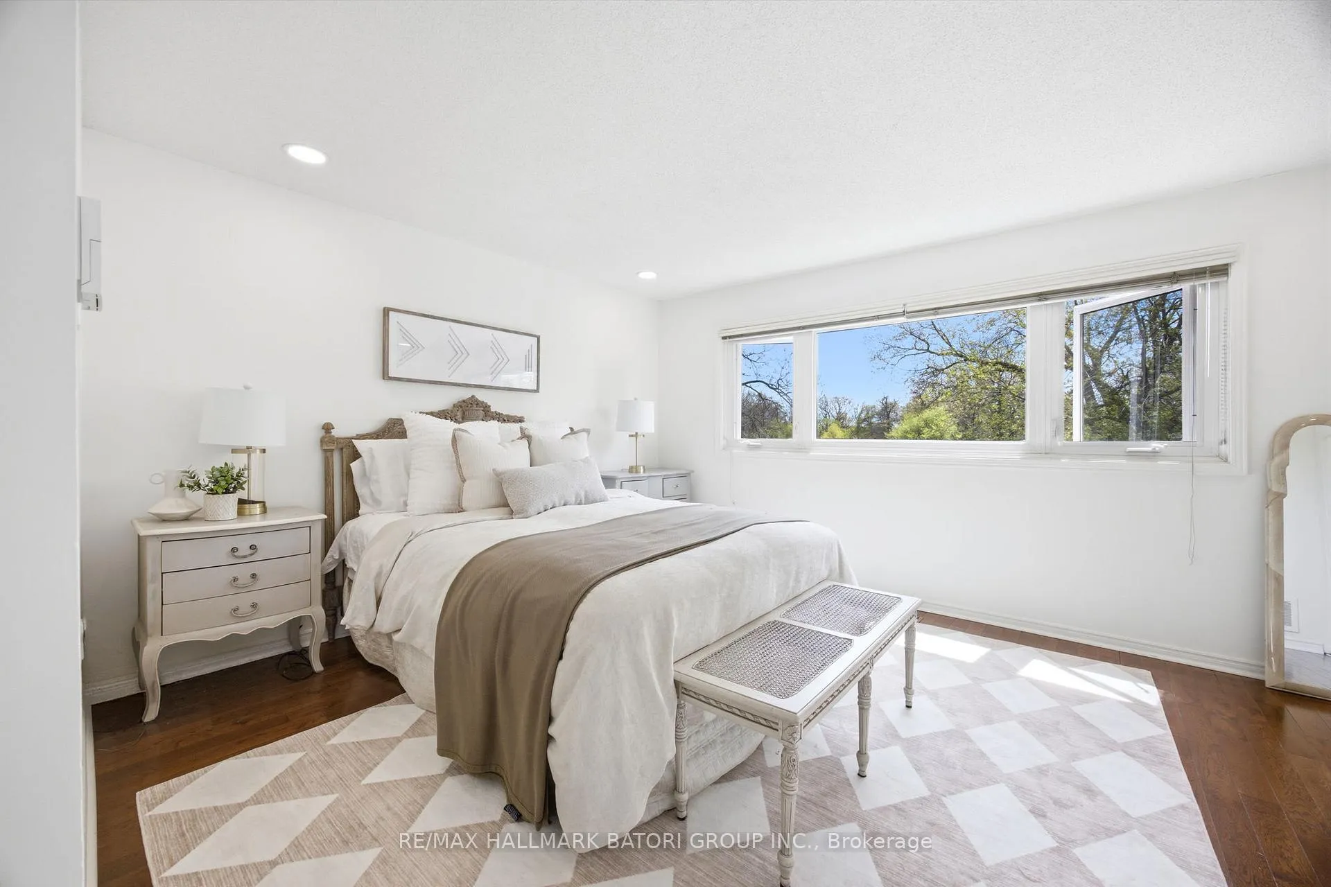 Photo 16 of 547 Merton Street, Toronto, Mount Pleasant East — HOMEH