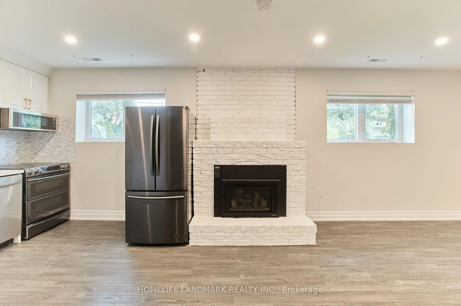 Photo 7 of Unit Lower, 21 Robinglade Drive, Etobicoke, Eringate-Centennial-West Deane — HOMEH