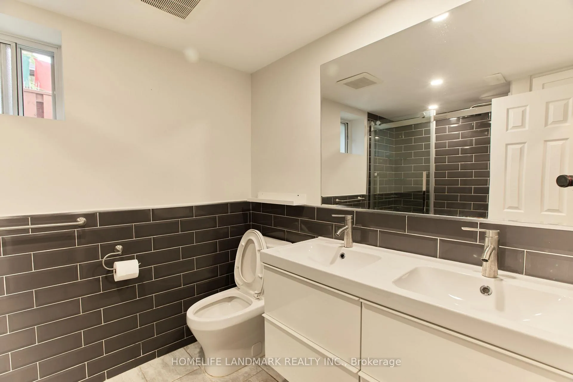 Photo 8 of Unit Lower, 21 Robinglade Drive, Etobicoke, Eringate-Centennial-West Deane — HOMEH