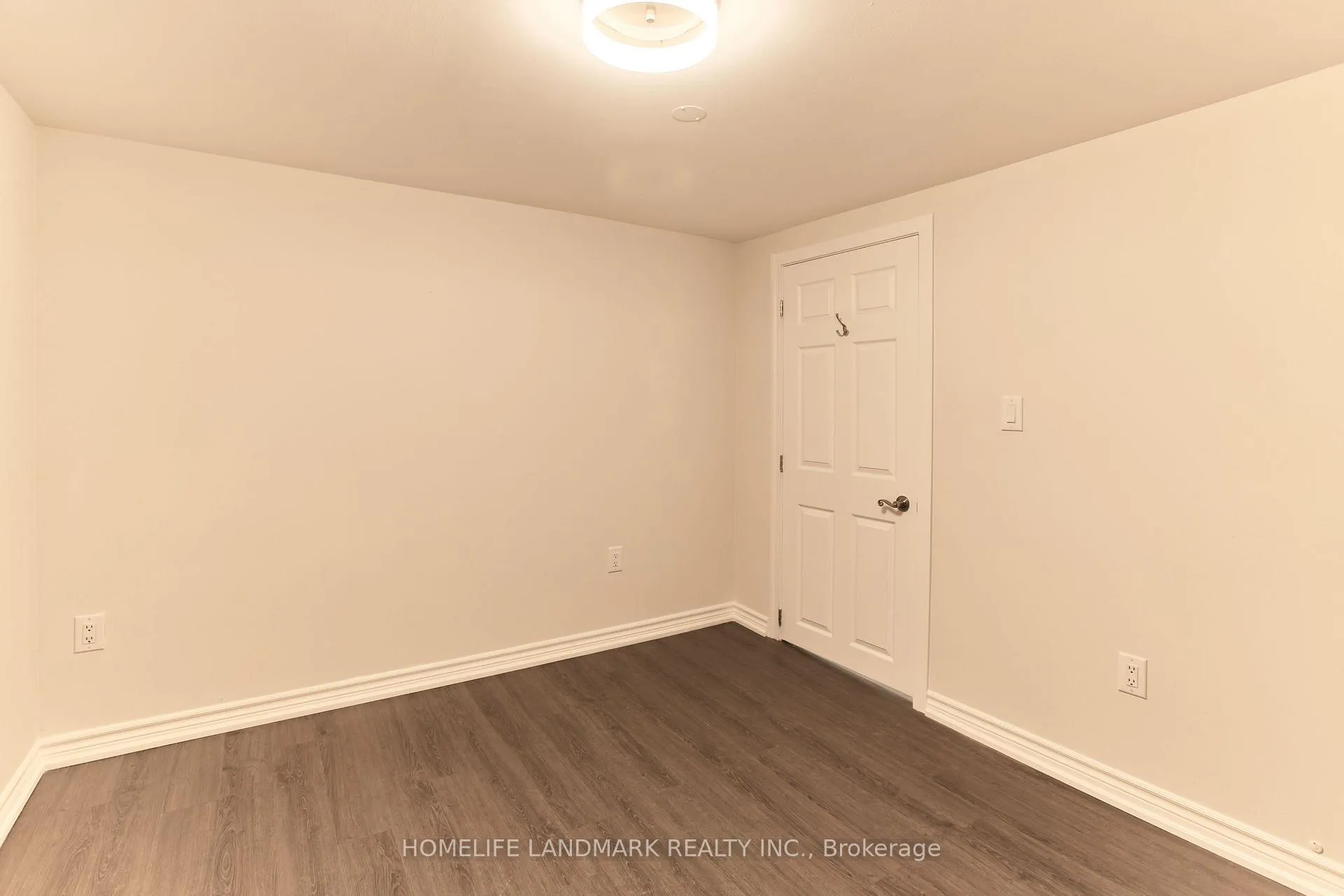 Photo 12 of Unit Lower, 21 Robinglade Drive, Etobicoke, Eringate-Centennial-West Deane — HOMEH