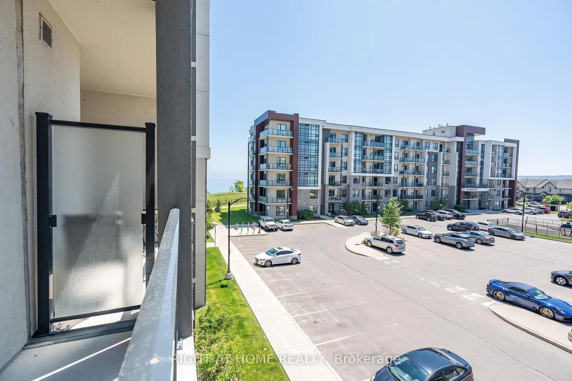 Photo 3 of Unit 337, 125 shoreview Place, Hamilton, Lakeshore — HOMEH