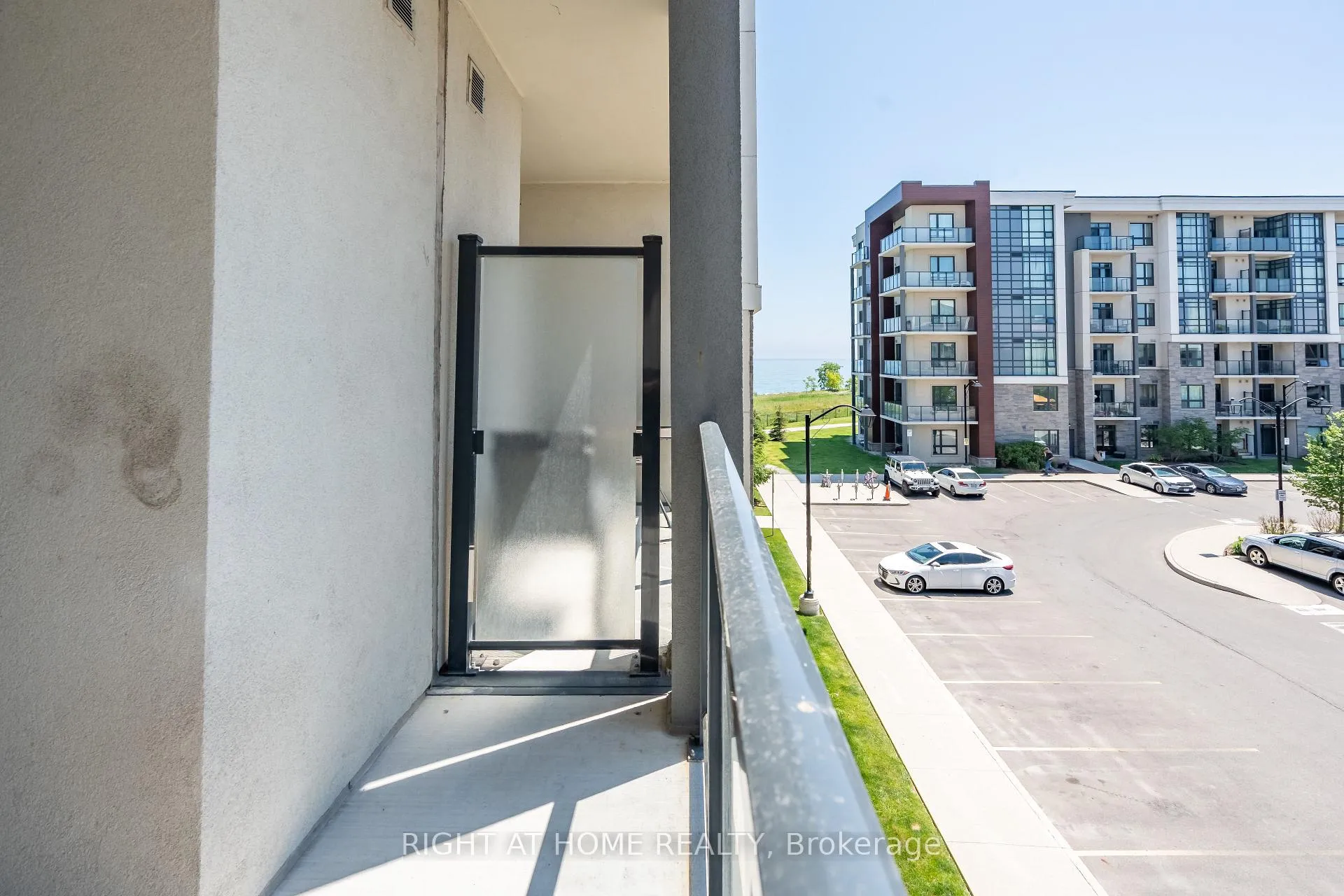 Photo 7 of Unit 337, 125 shoreview Place, Hamilton, Lakeshore — HOMEH