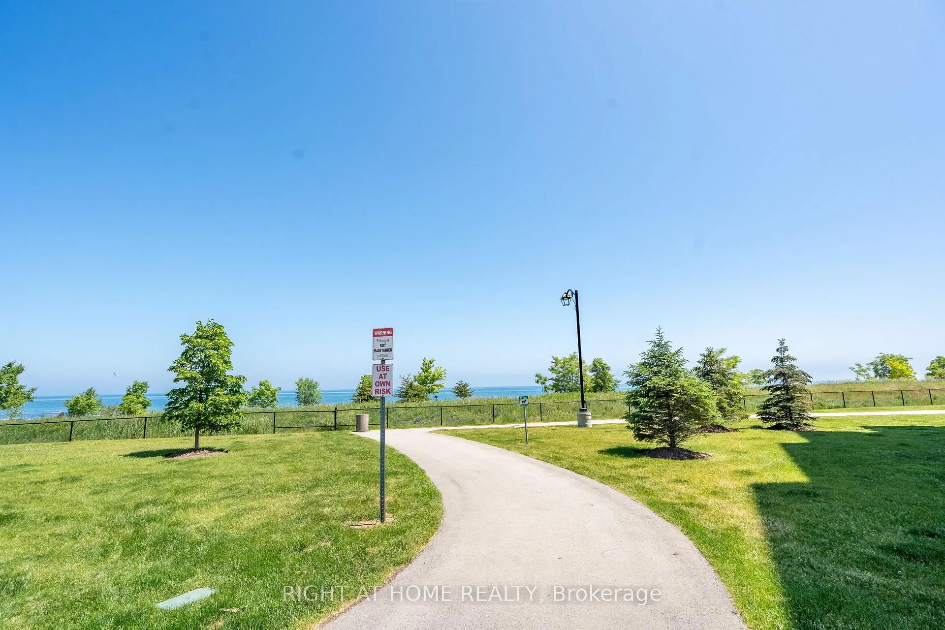 Photo 17 of Unit 337, 125 shoreview Place, Hamilton, Lakeshore — HOMEH