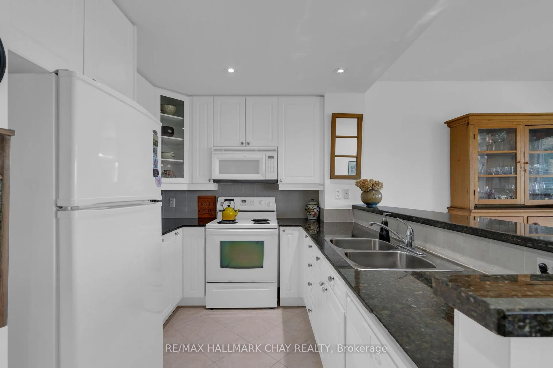 Photo 6 of Unit 307, 6 Toronto Street, Barrie, City Centre — HOMEH