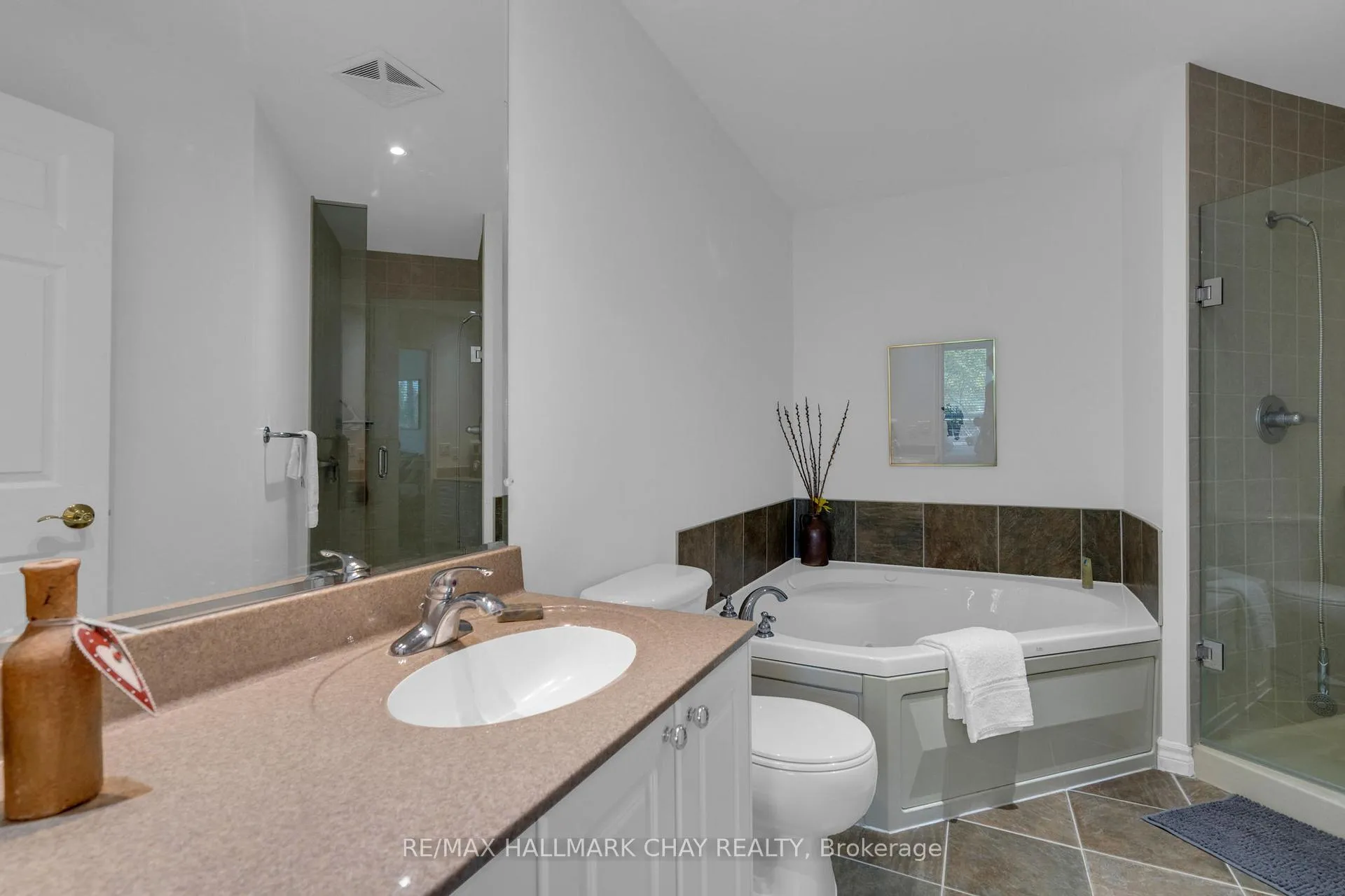 Photo 25 of Unit 307, 6 Toronto Street, Barrie, City Centre — HOMEH