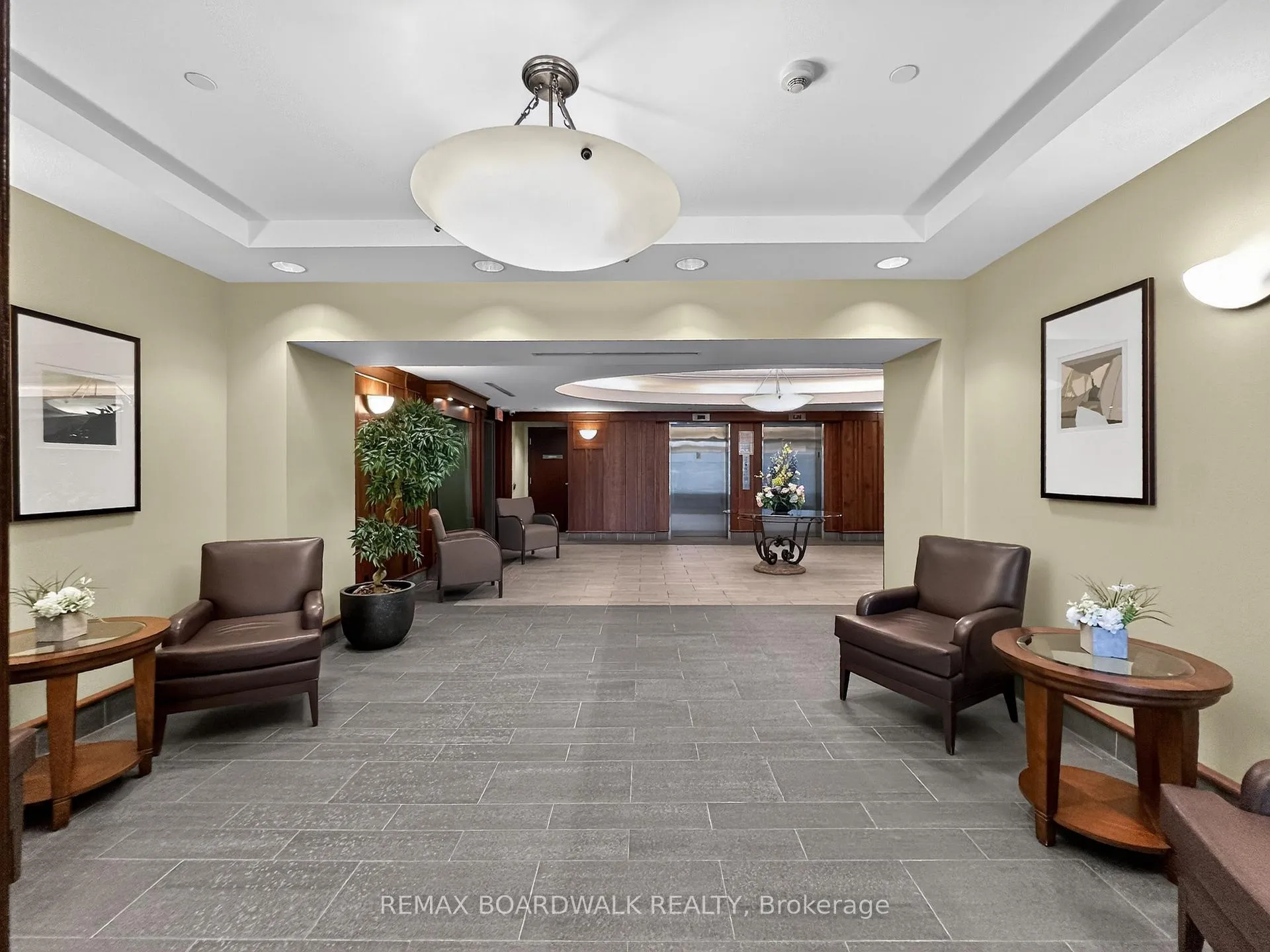 Photo 4 of Unit 804, 136 Darlington Private, Ottawa, Hunt Club/Western Community — HOMEH