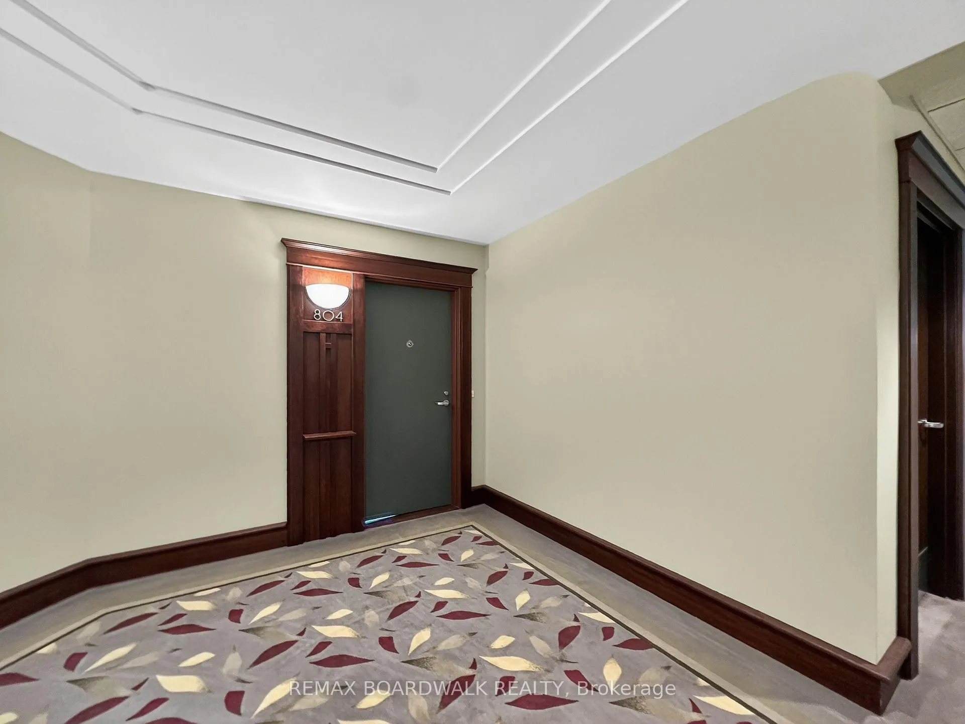 Photo 6 of Unit 804, 136 Darlington Private, Ottawa, Hunt Club/Western Community — HOMEH