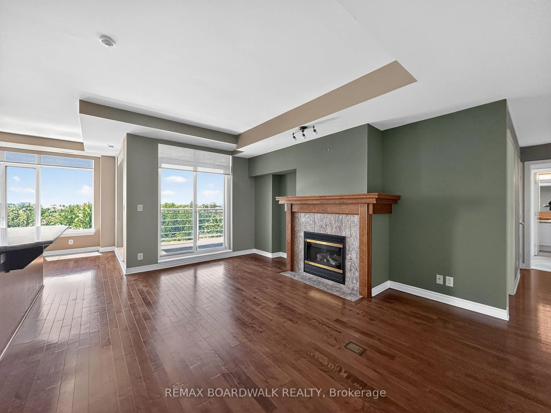 Photo 7 of Unit 804, 136 Darlington Private, Ottawa, Hunt Club/Western Community — HOMEH