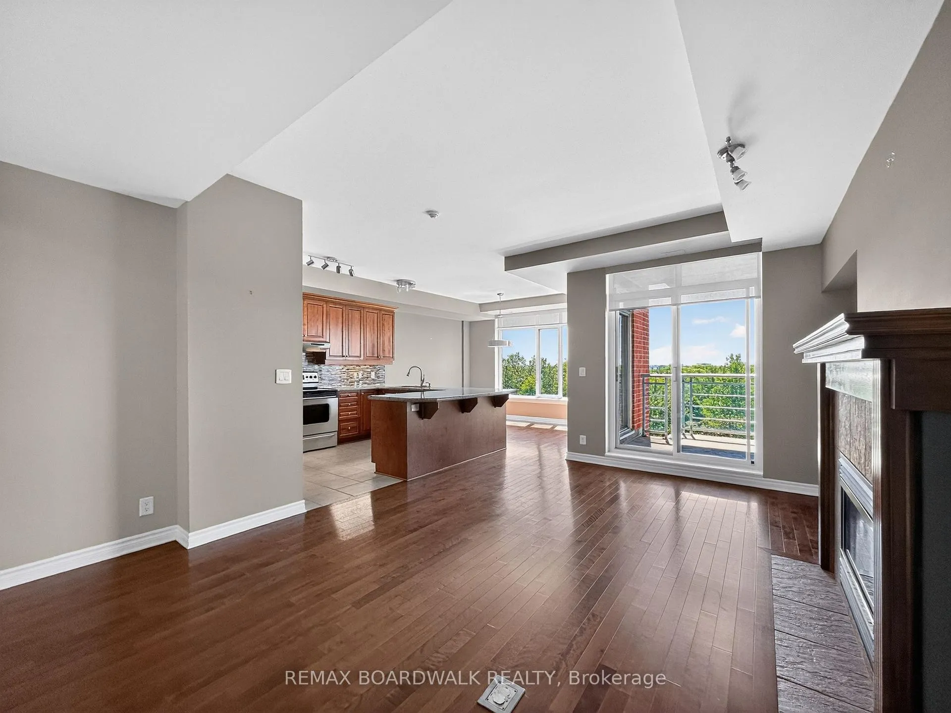 Photo 14 of Unit 804, 136 Darlington Private, Ottawa, Hunt Club/Western Community — HOMEH