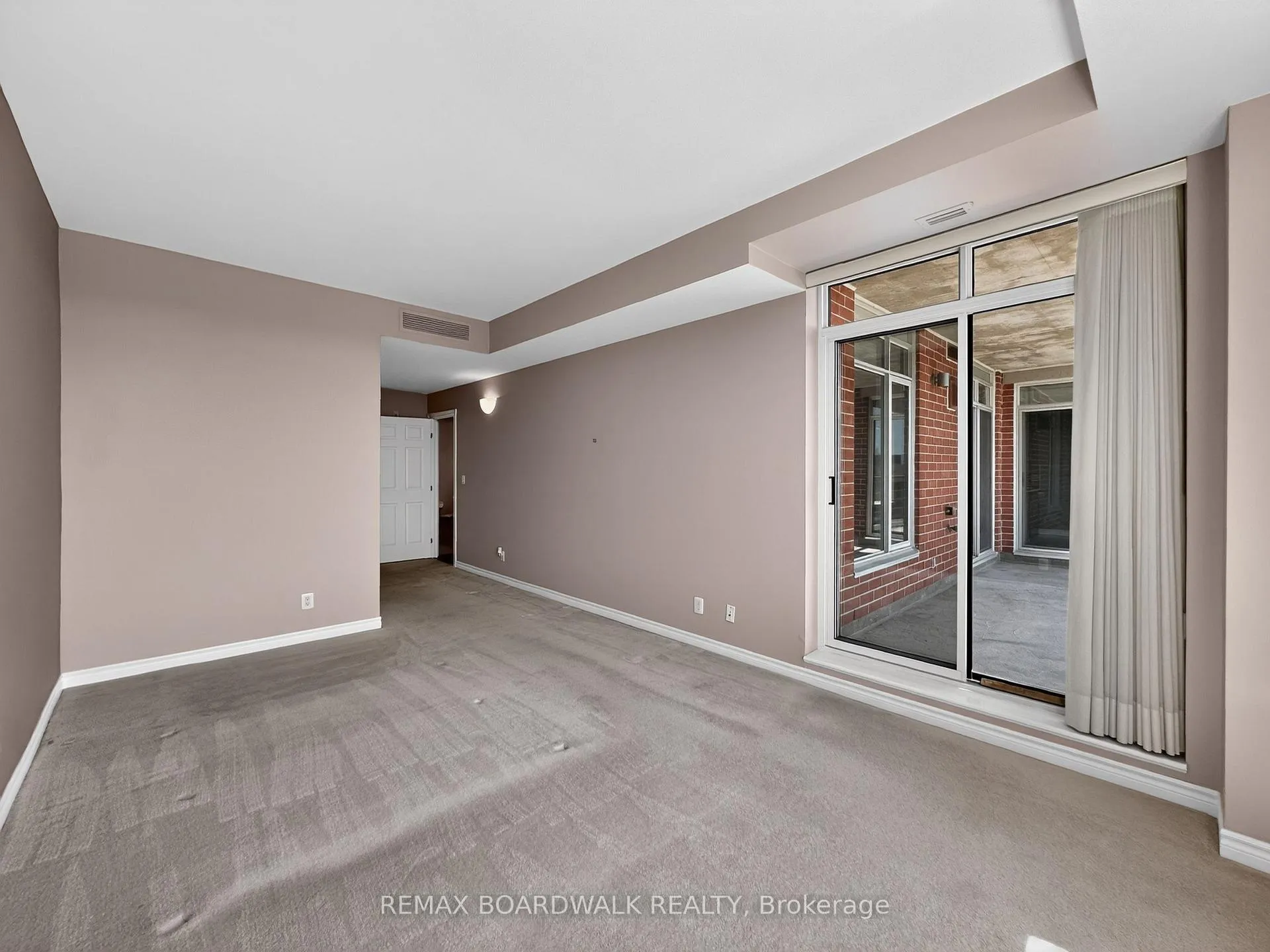 Photo 19 of Unit 804, 136 Darlington Private, Ottawa, Hunt Club/Western Community — HOMEH