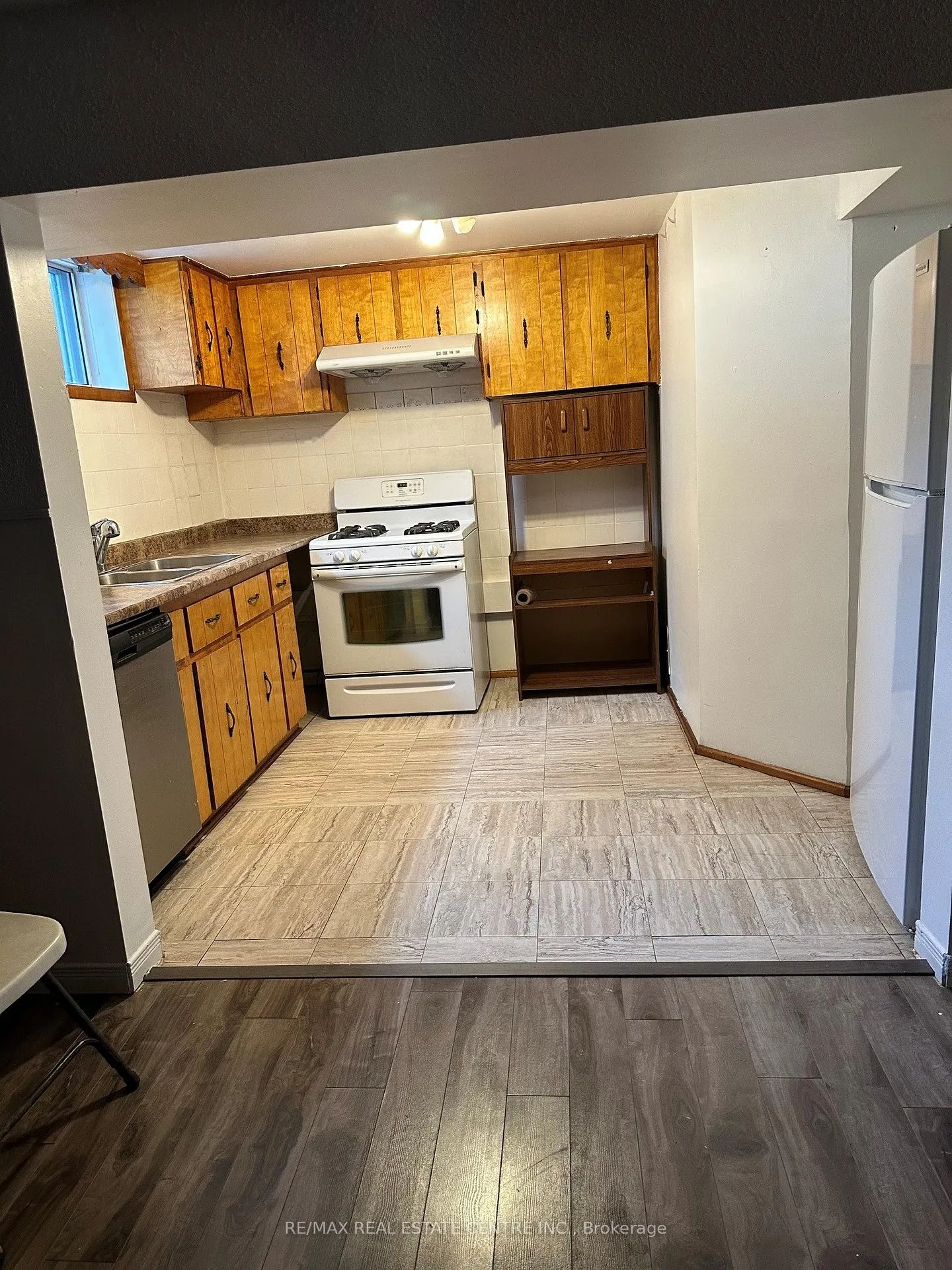 Photo 9 of 33 prouse Drive, Brampton, Brampton North — HOMEH