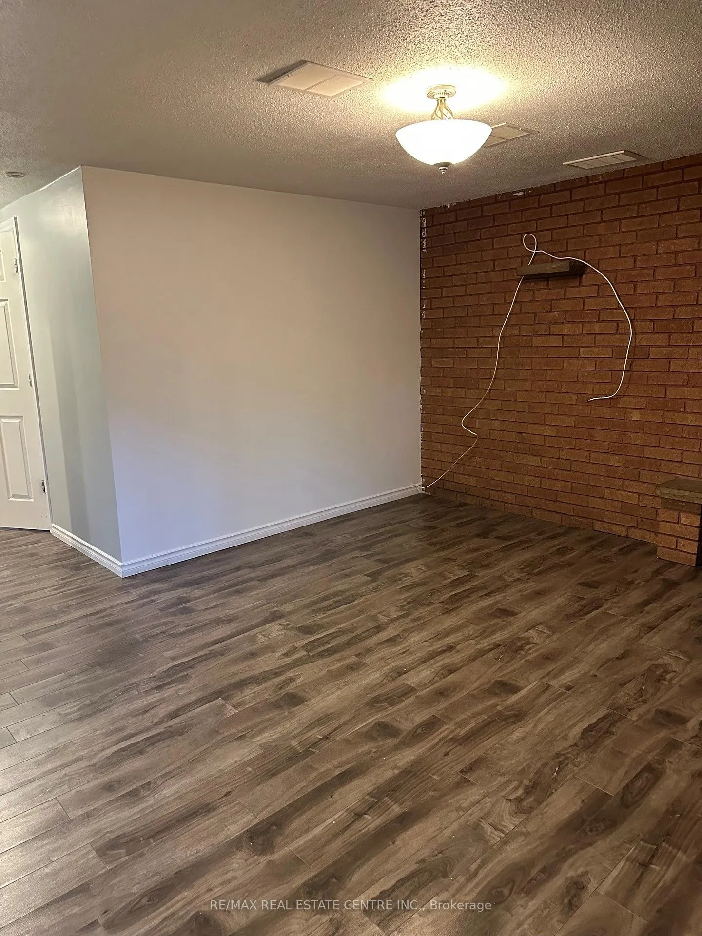 Photo 10 of 33 prouse Drive, Brampton, Brampton North — HOMEH