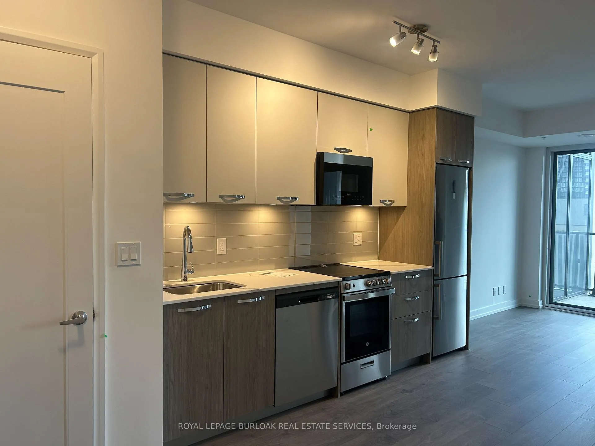 Photo 5 of Unit 1311, 75 James Street S, Hamilton, Corktown — HOMEH