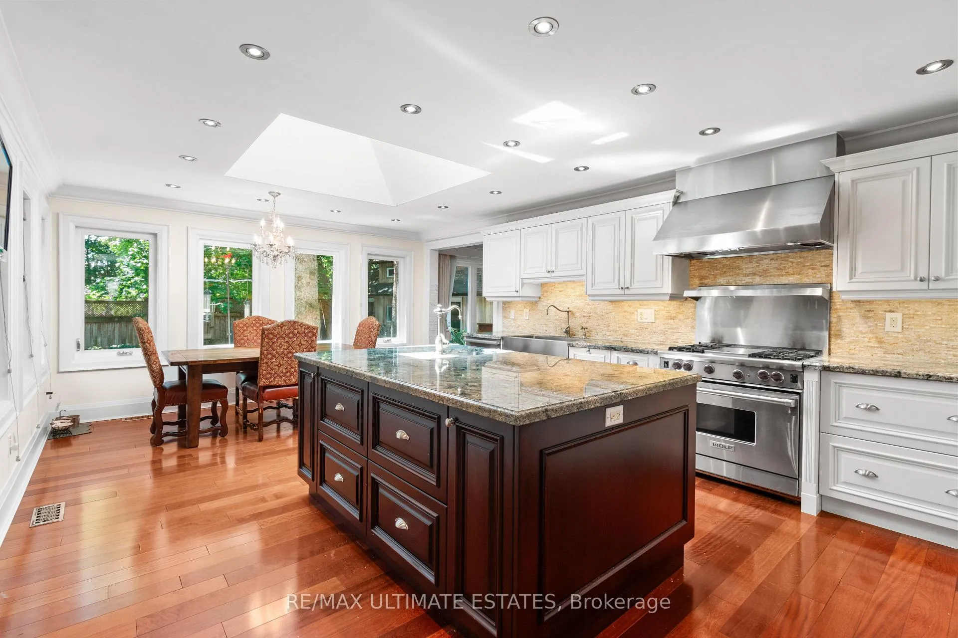 Photo 14 of 41 Thornridge Drive, Vaughan, Crestwood-Springfarm-Yorkhill — HOMEH